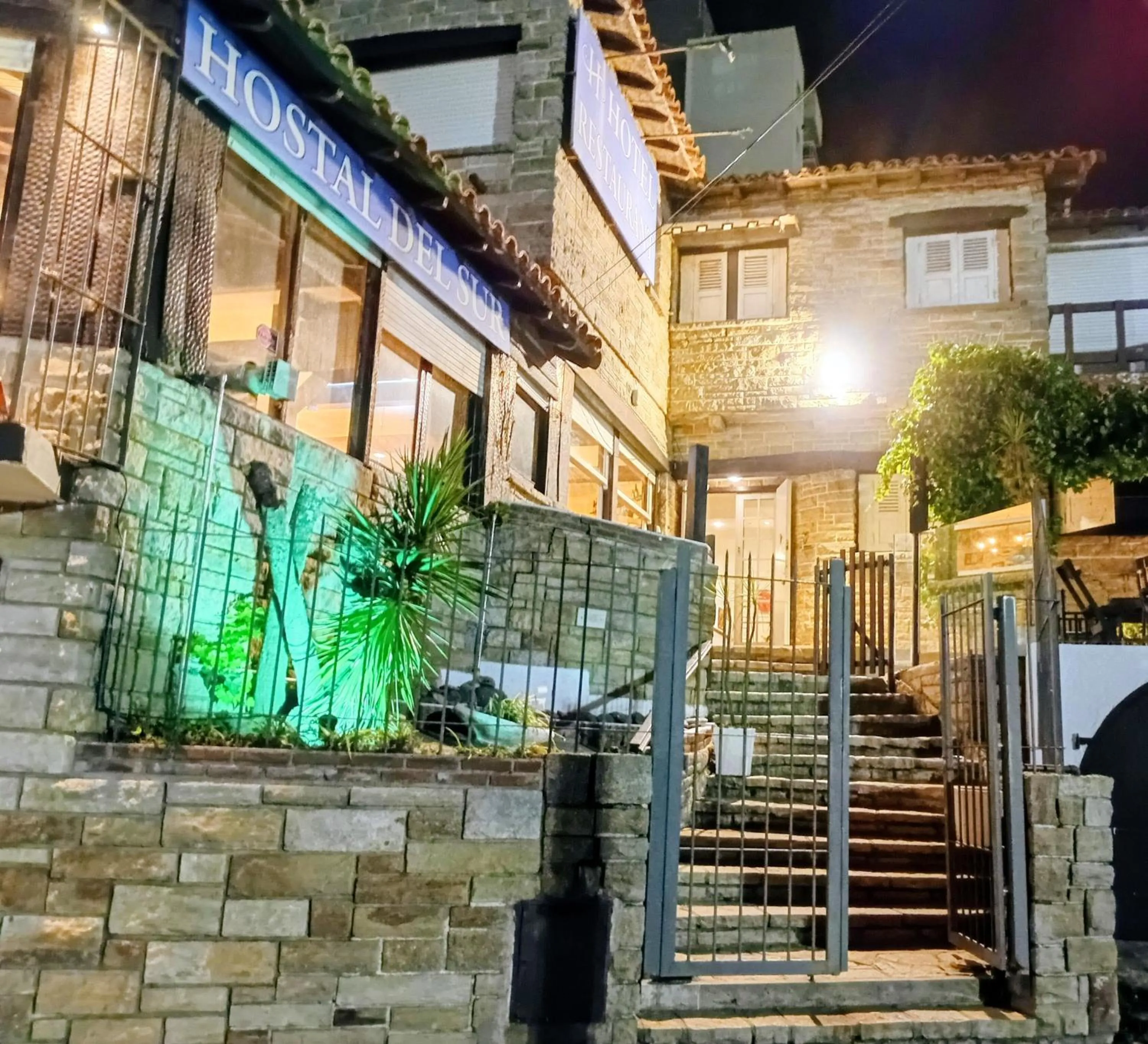 Property building in Hostal del Sur