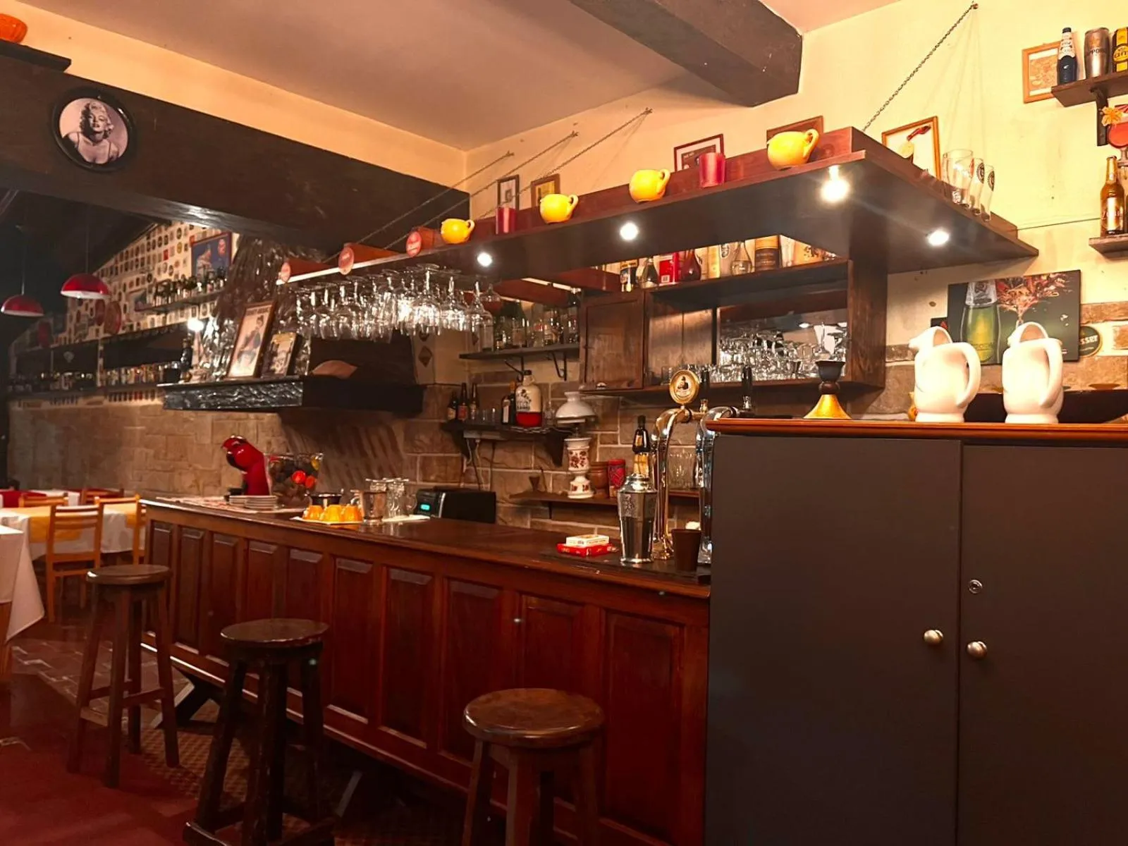 Restaurant/places to eat in Hostal del Sur