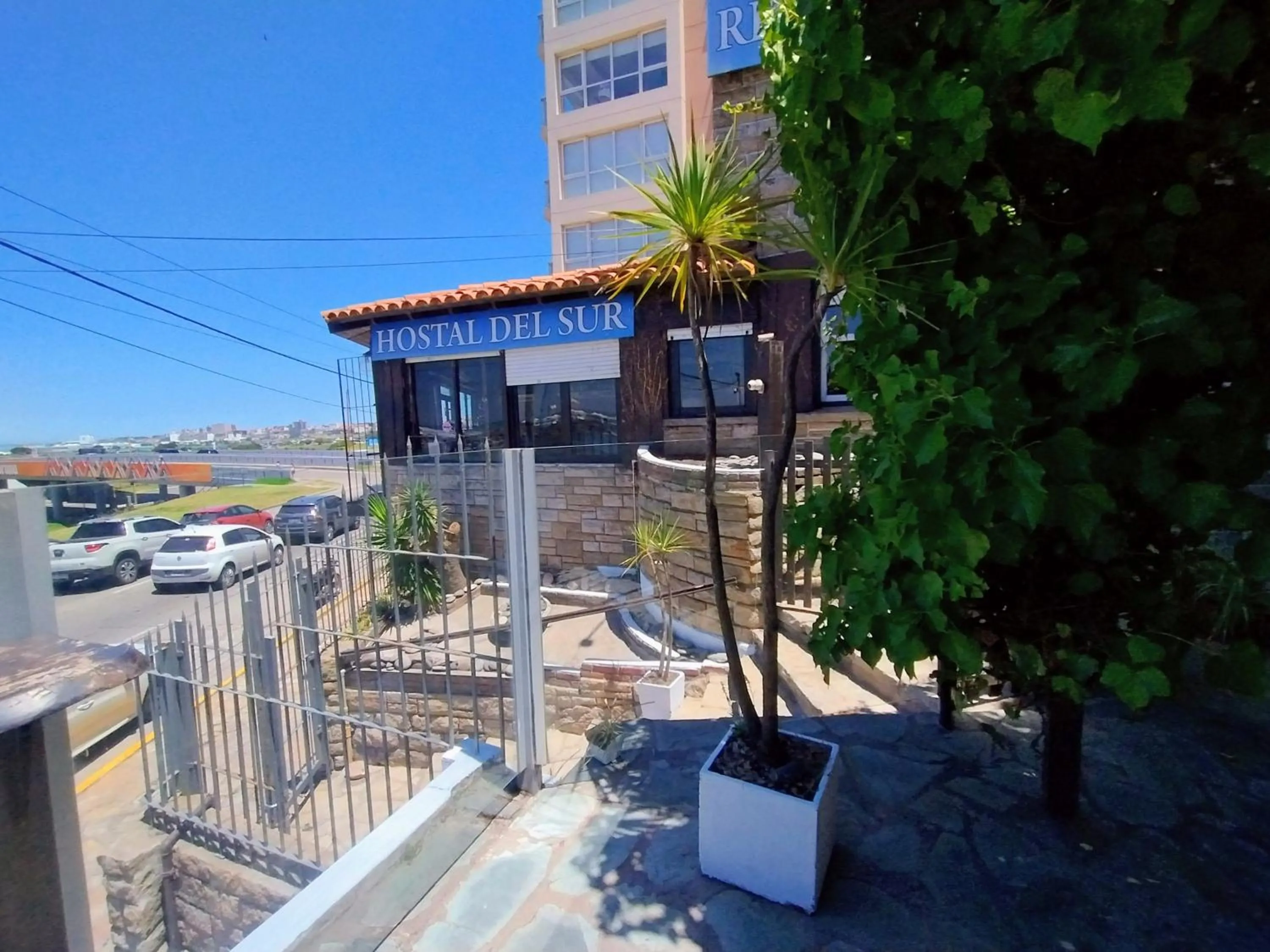 Property building in Hostal del Sur