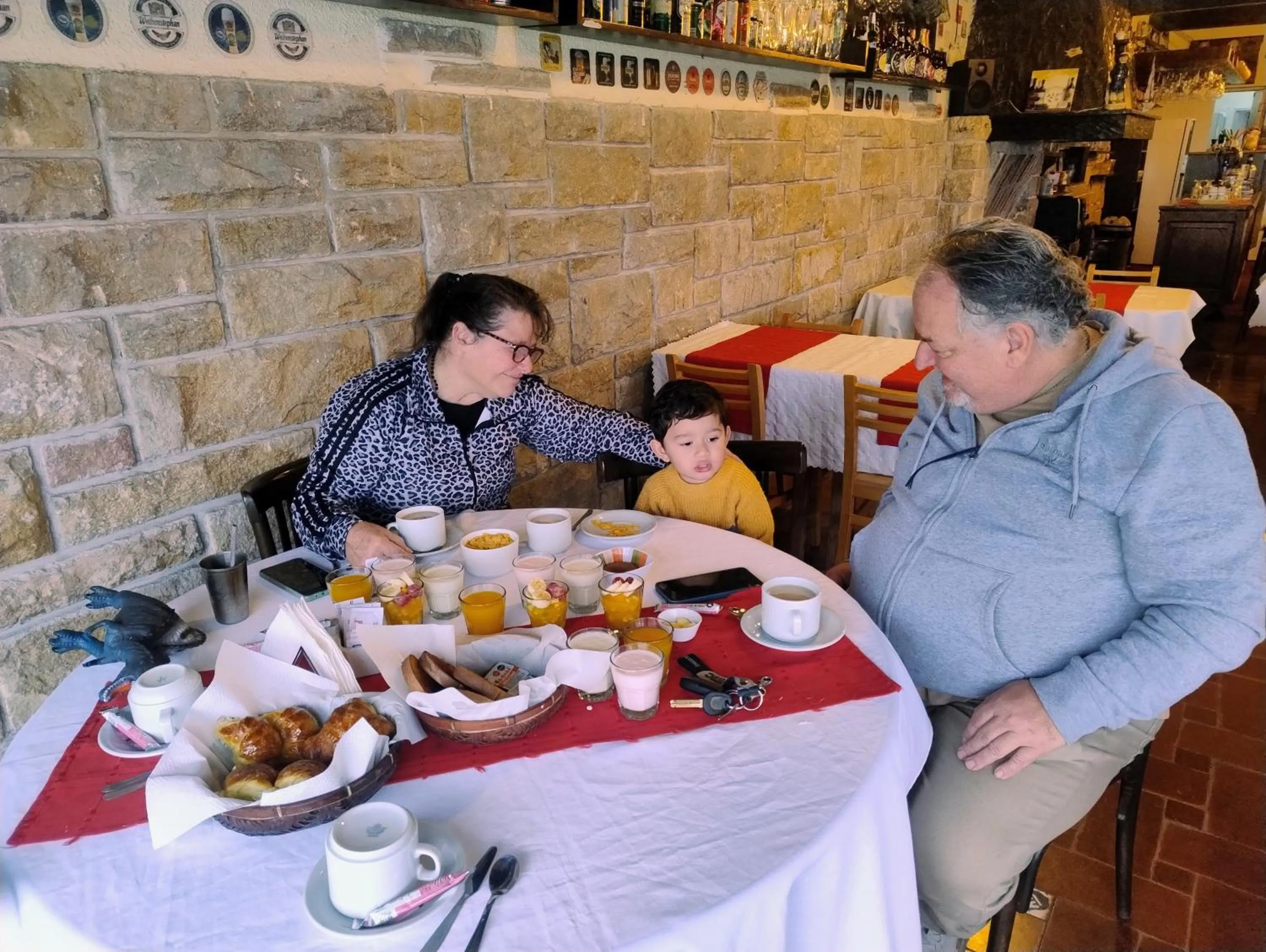 People in Hostal del Sur
