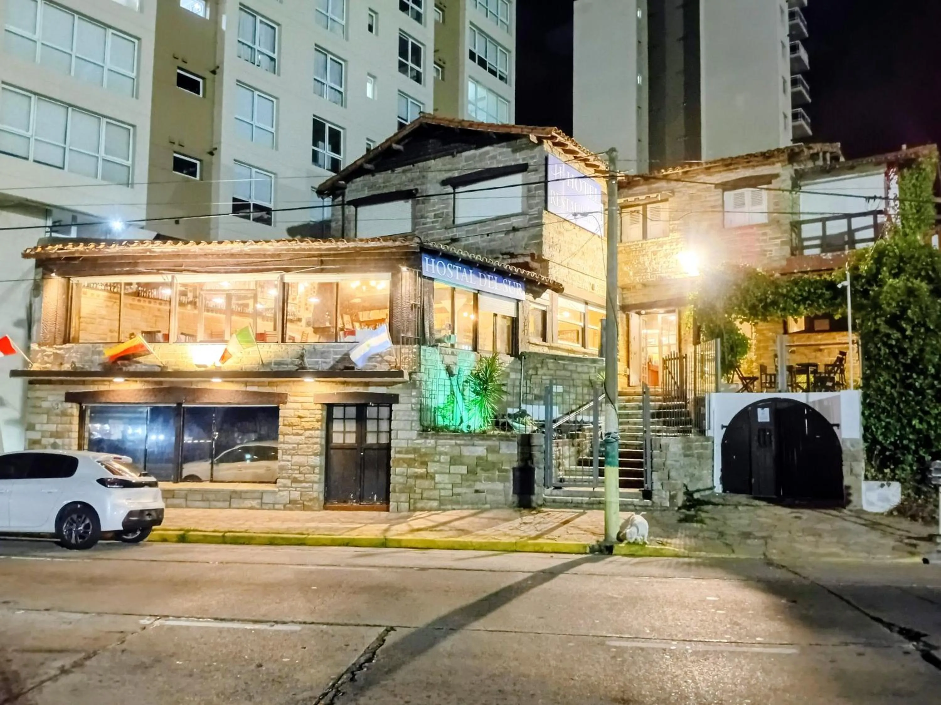 Property building in Hostal del Sur