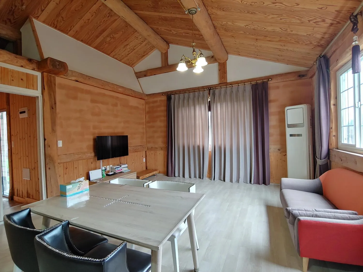 Geumok Log Pension
