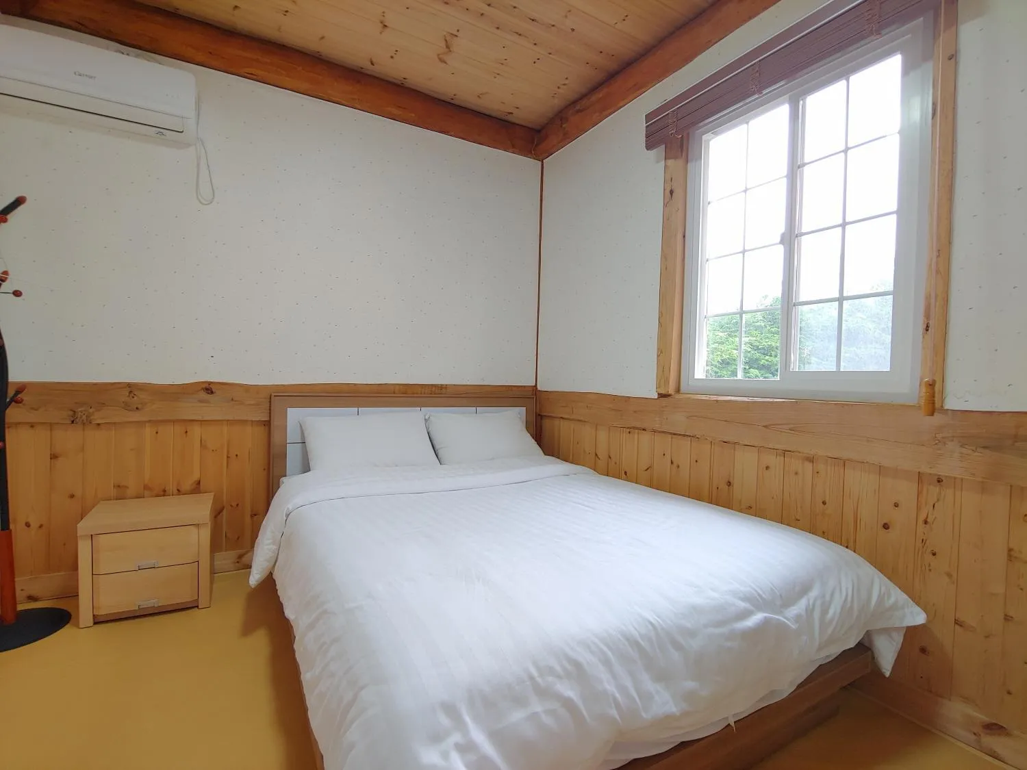 Bed in Geumok Log Pension