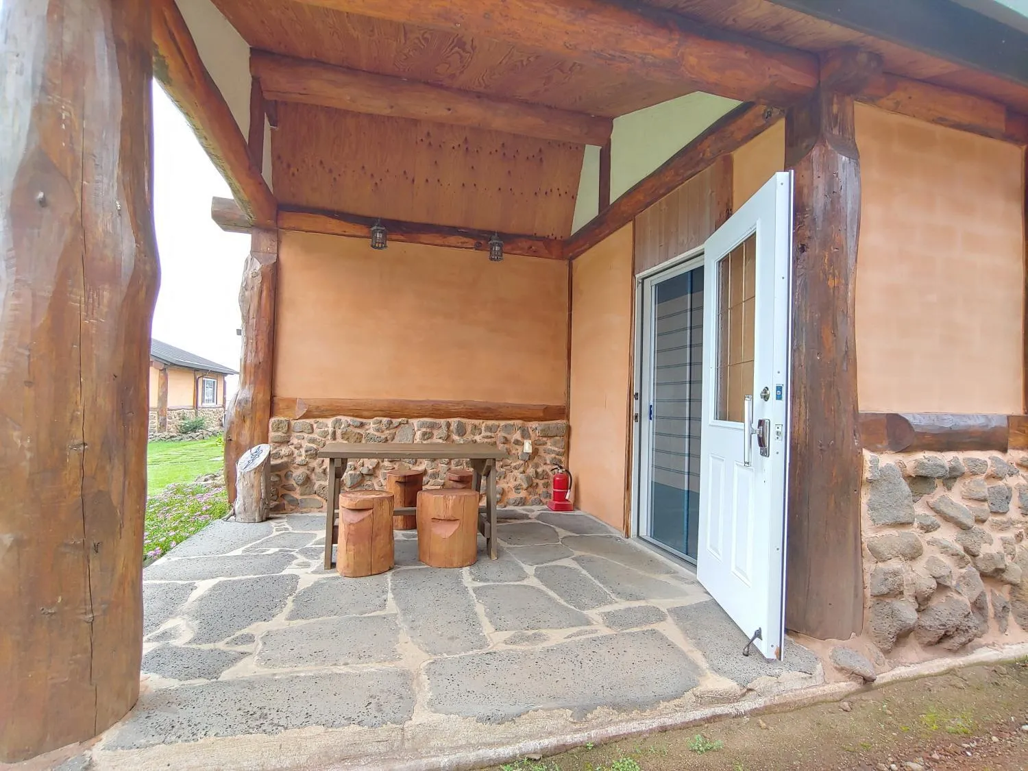 Geumok Log Pension