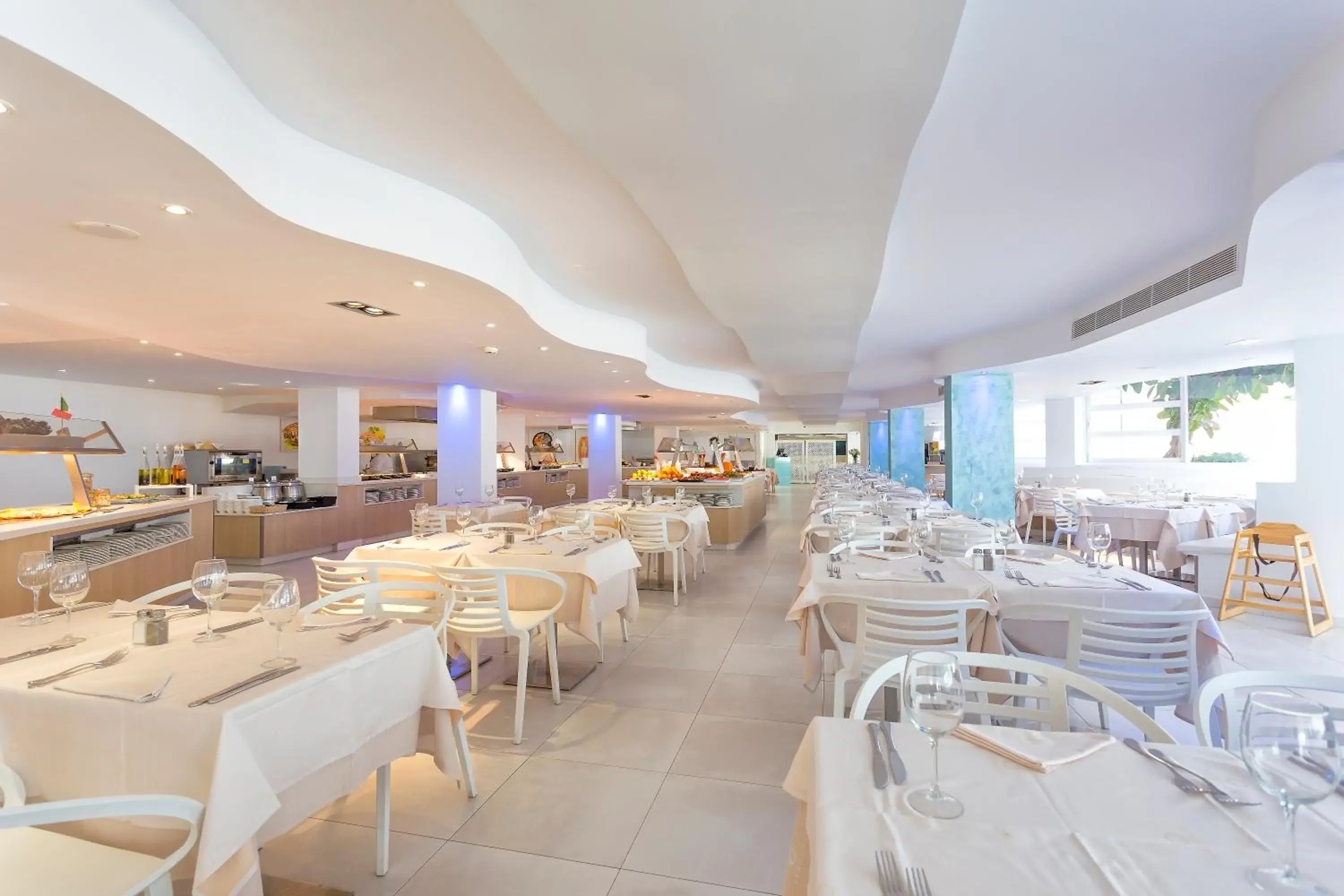 Restaurant/places to eat in FERGUS Style Cala Blanca Suites Restaurant/places to eat in FERGUS Style Cala Blanca Suites