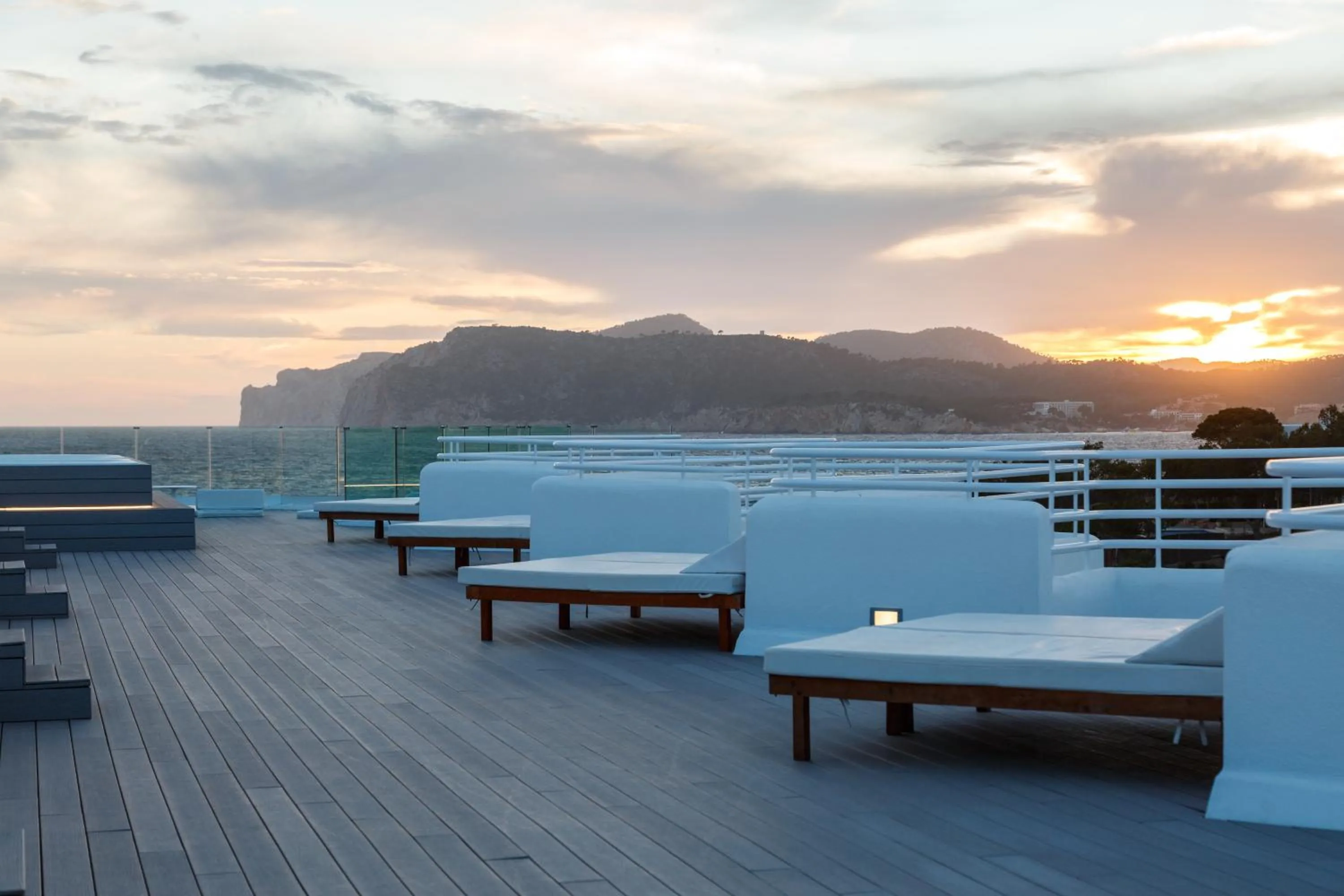 Solarium in FERGUS Style Cala Blanca Suites