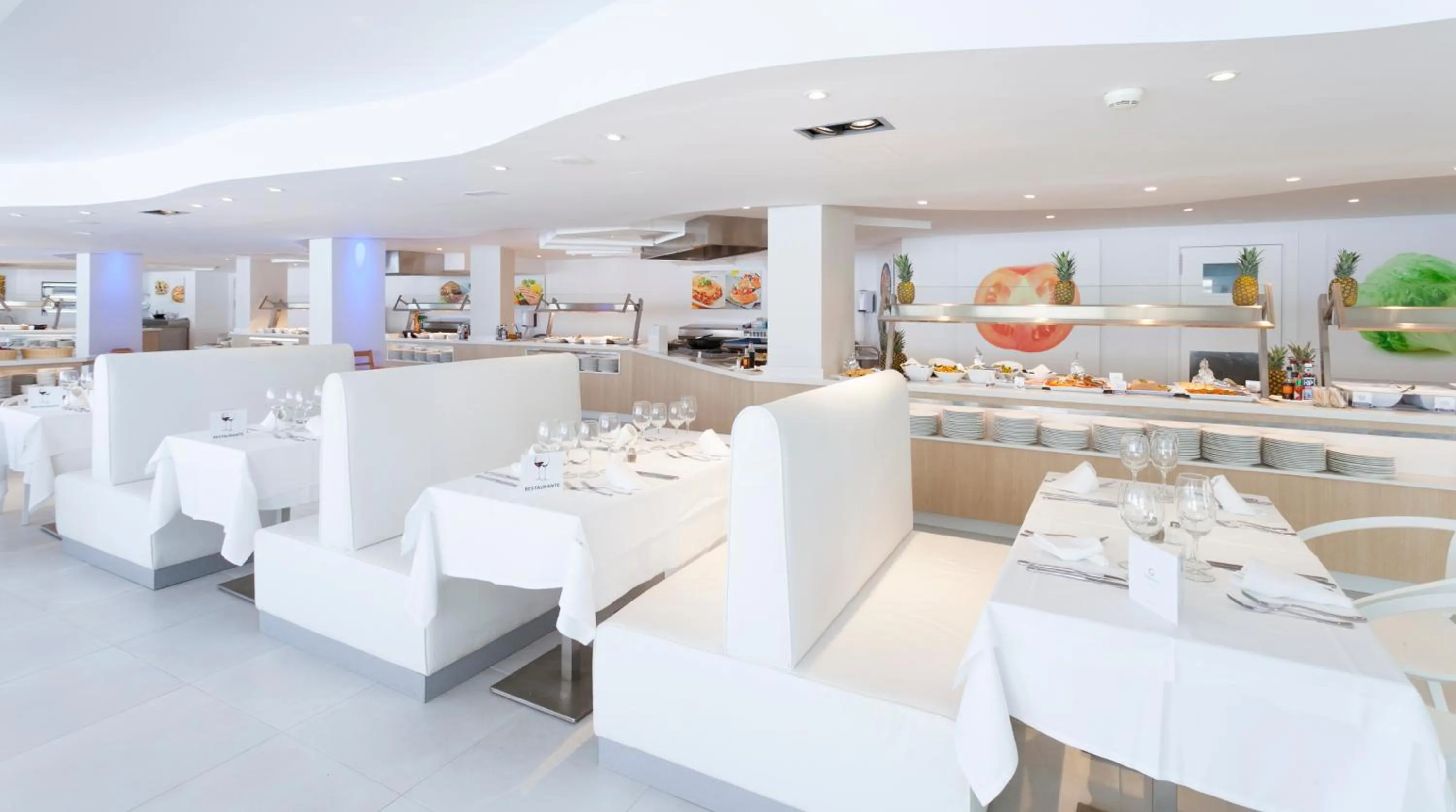 Restaurant/places to eat in FERGUS Style Cala Blanca Suites