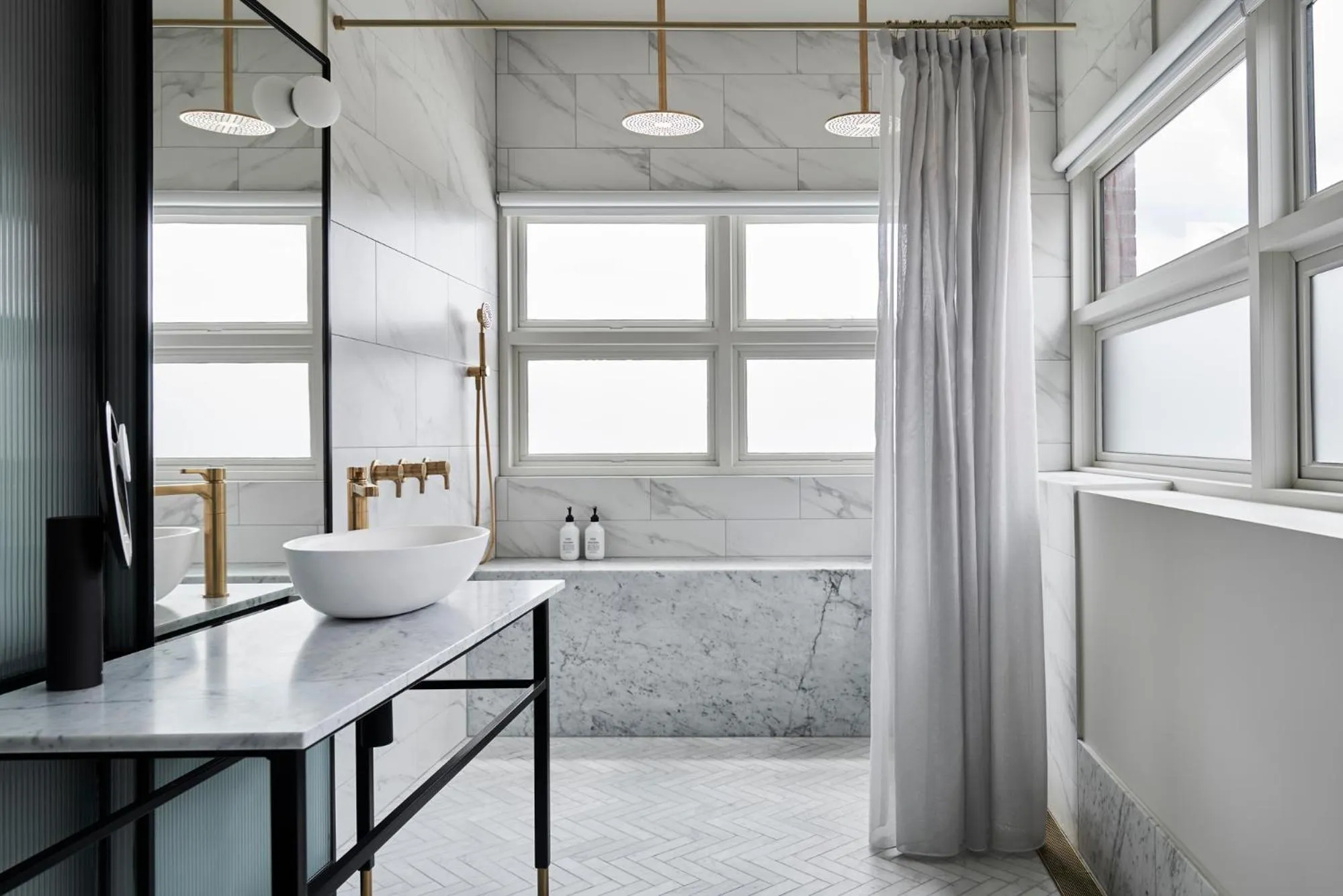 Bathroom in Hotel Vera Ballarat