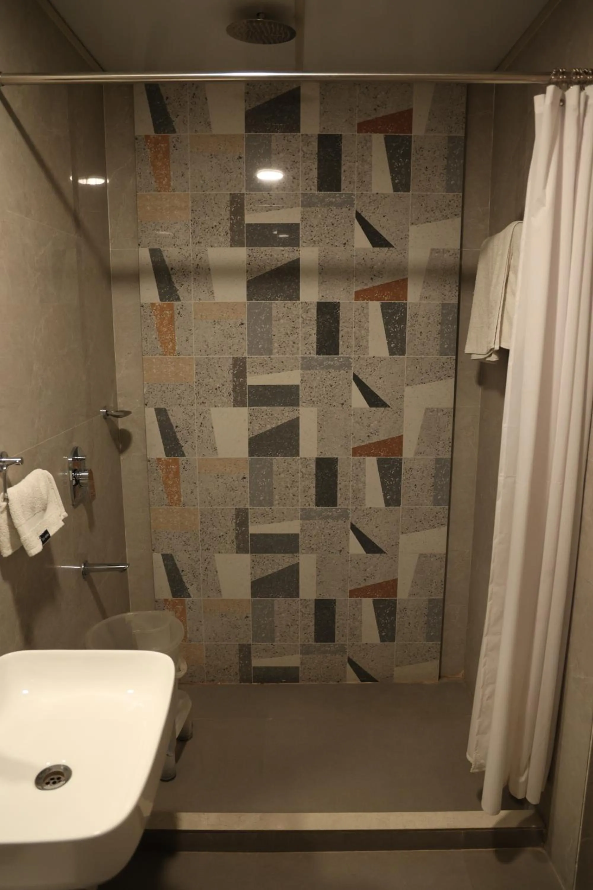 Shower in Hotel Pinaka Inn