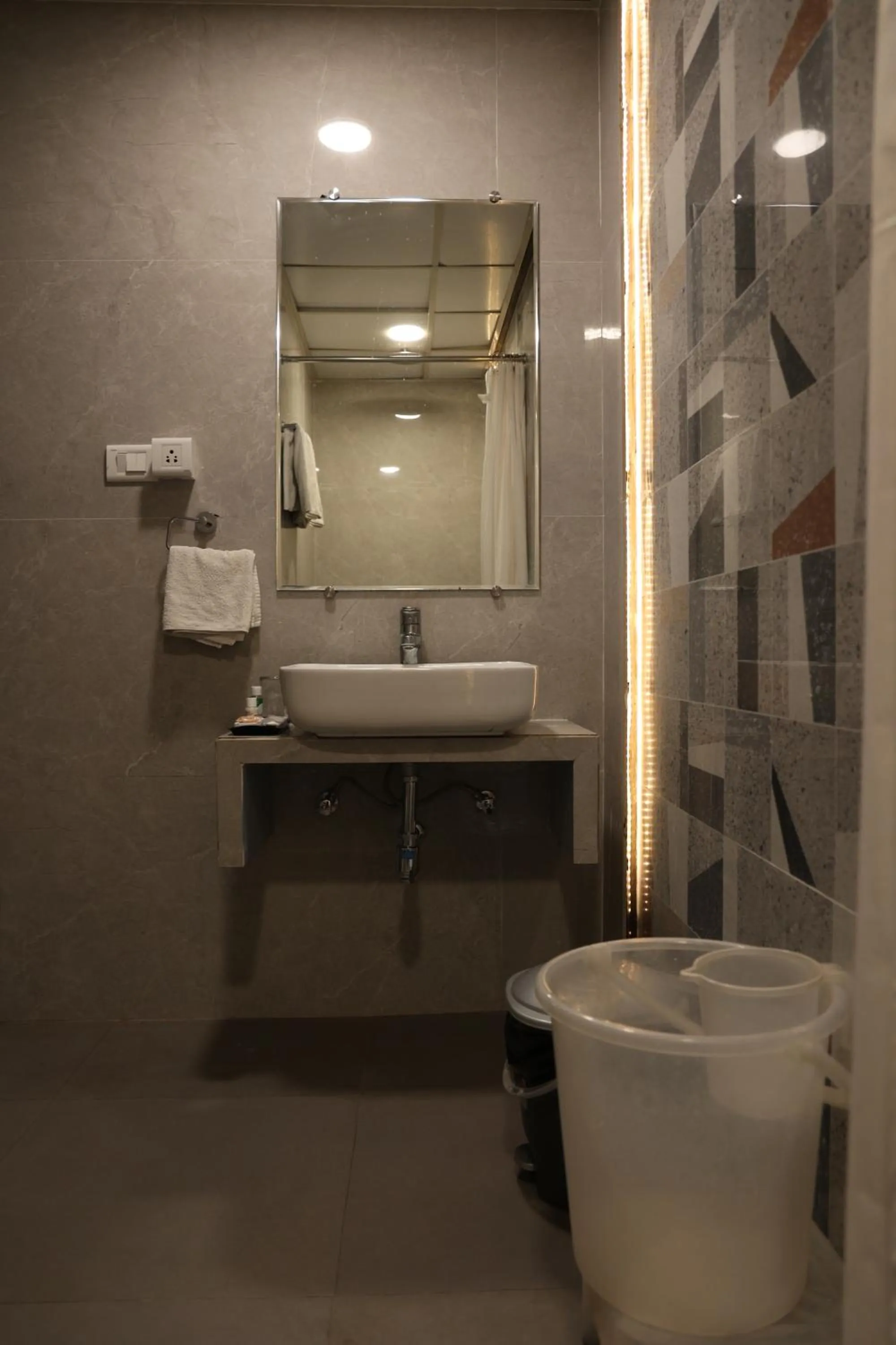 Bathroom in Hotel Pinaka Inn