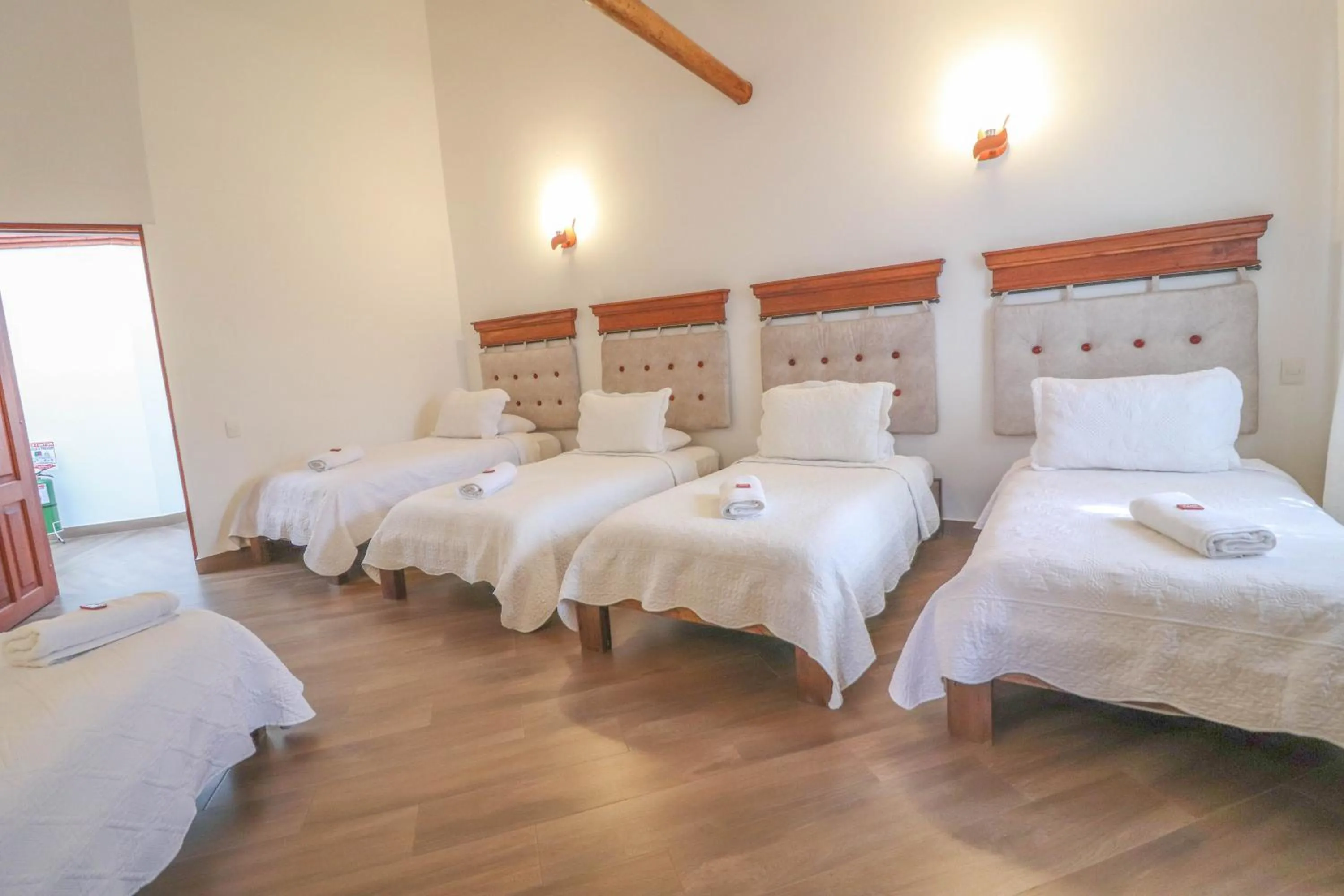 Photo of the whole room, Bed in Hotel las Palmas