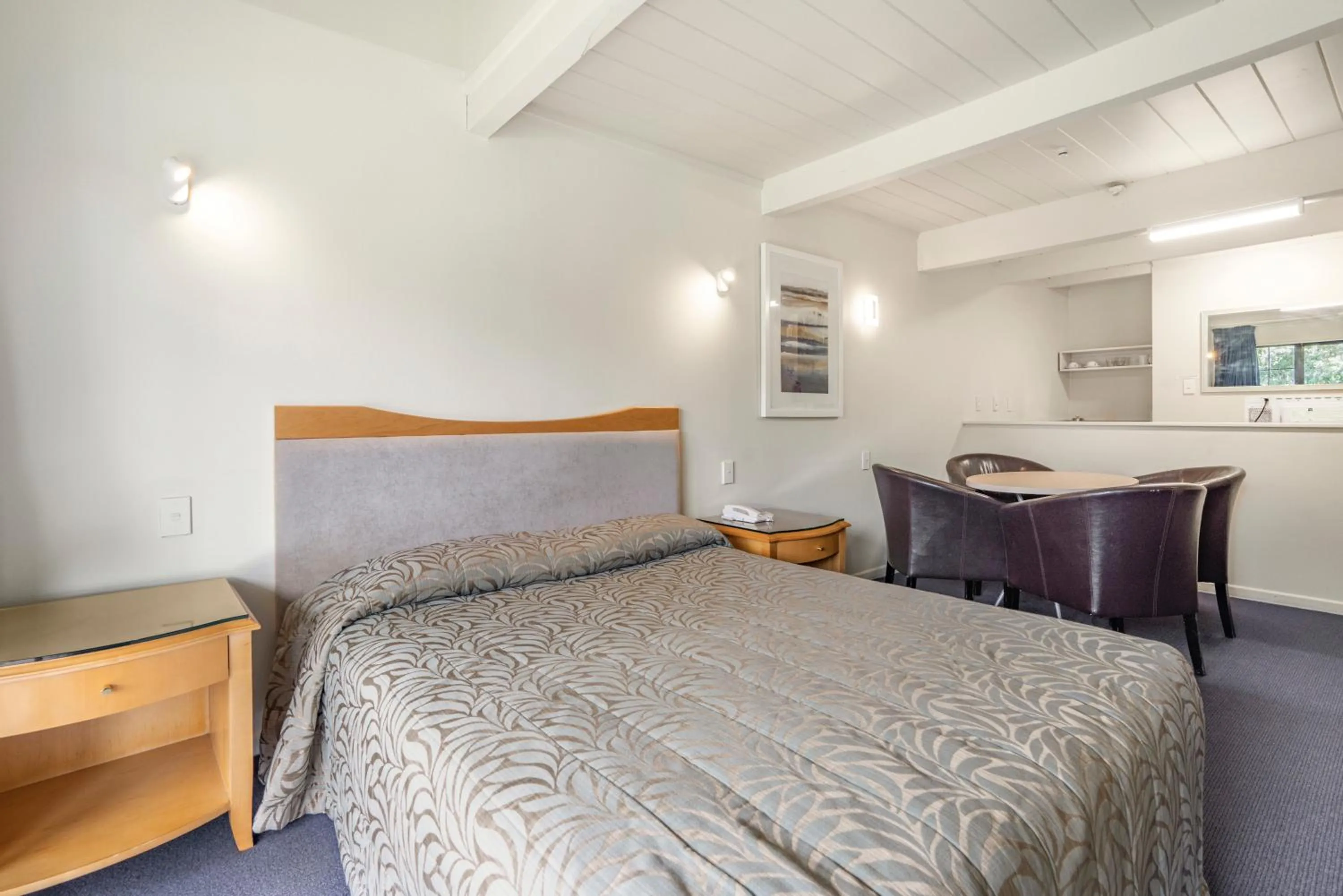 Bed in Capital Lodge Motor Inn