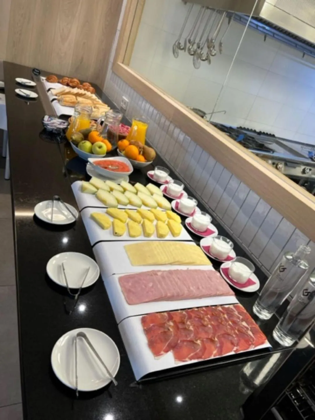 Breakfast in Iraipe Logroño Hotel