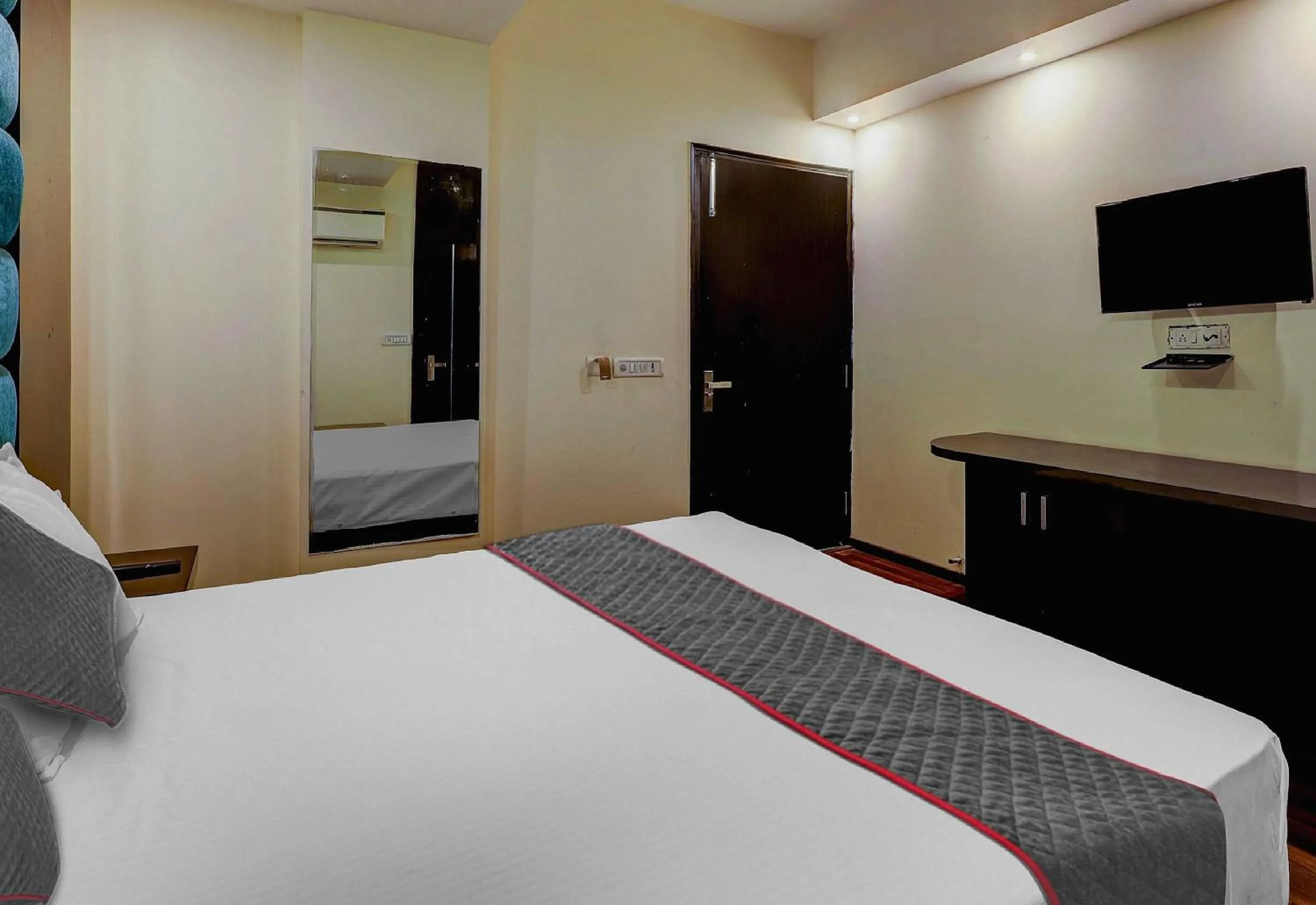 Bedroom in Hotel O Golden King