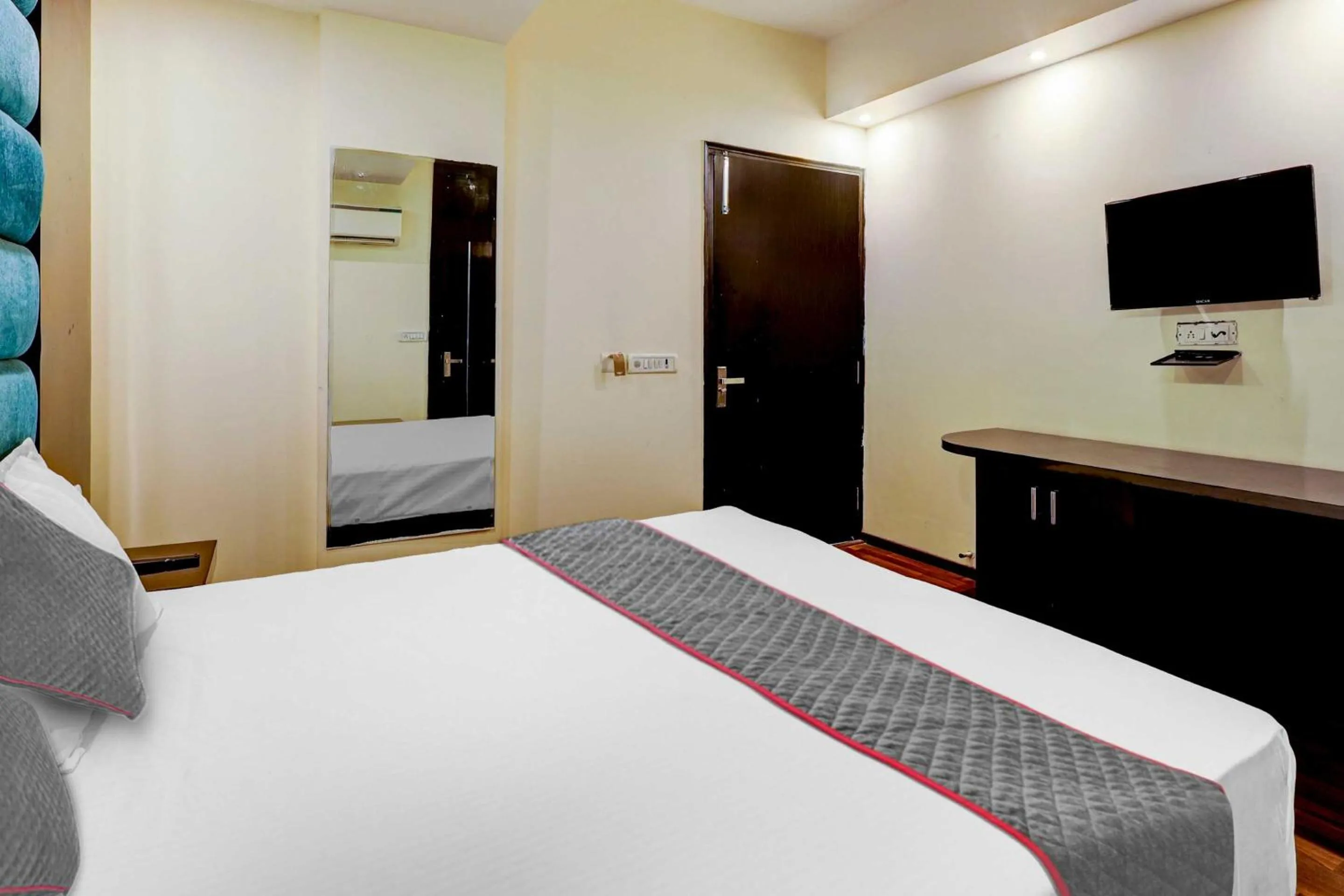 Bedroom in Hotel O Golden King