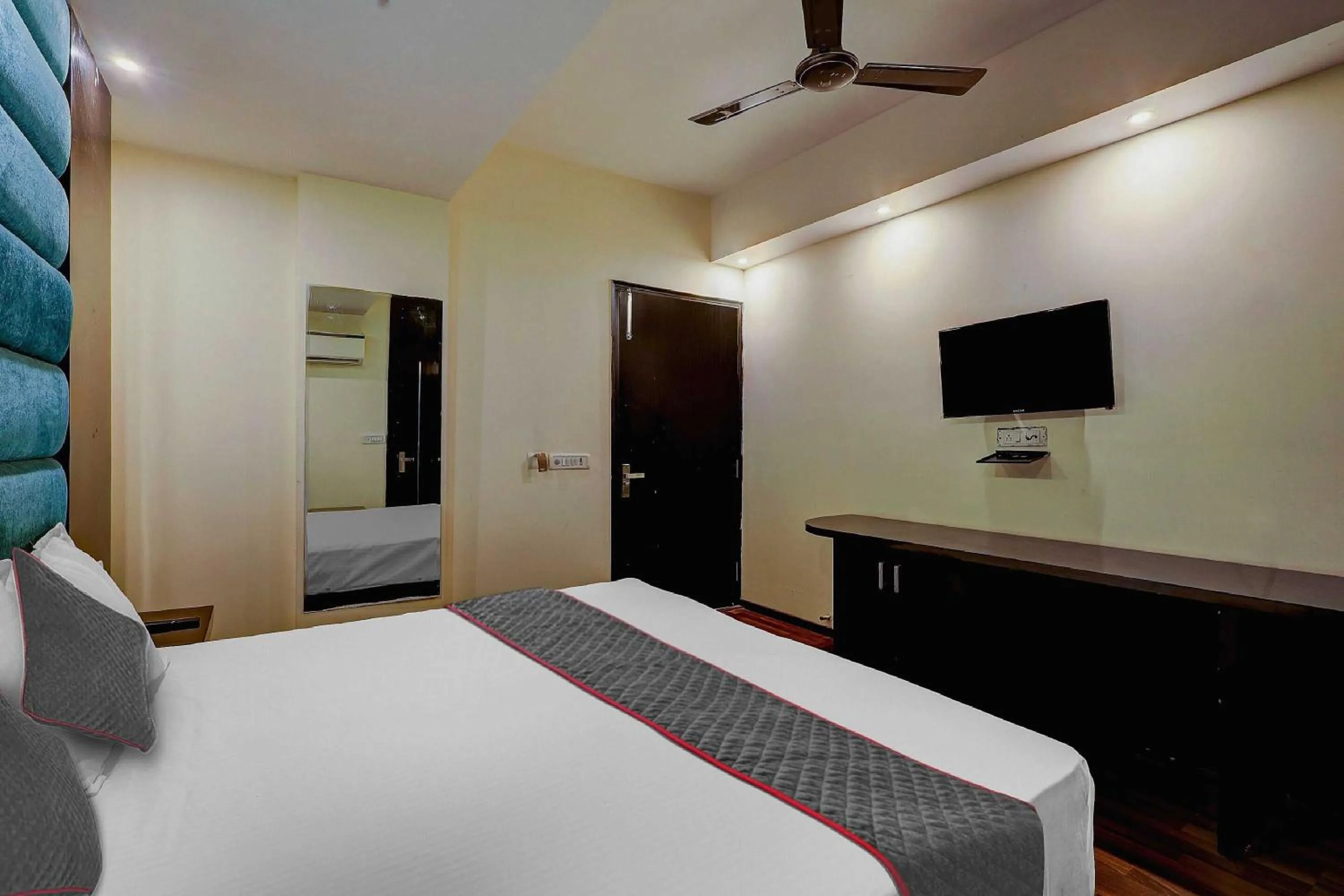 Bedroom in Hotel O Golden King