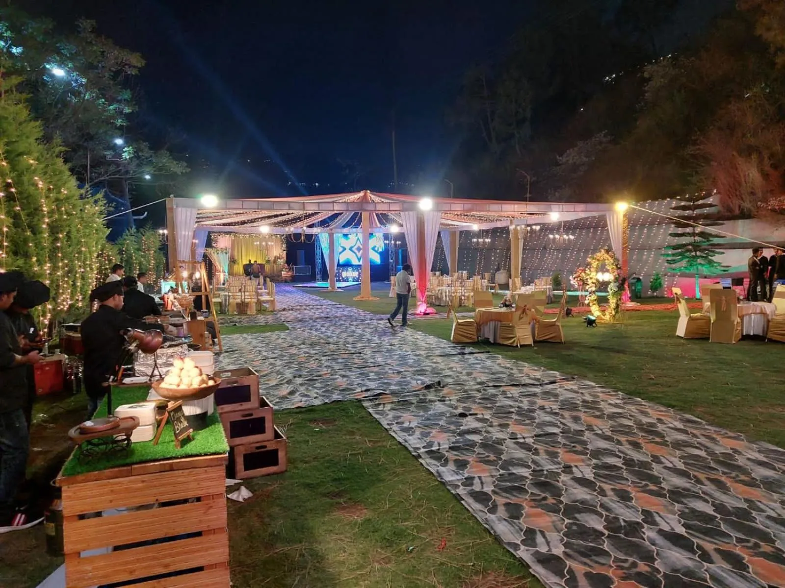 Garden in Wood Creek Resort & Spa Kasauli