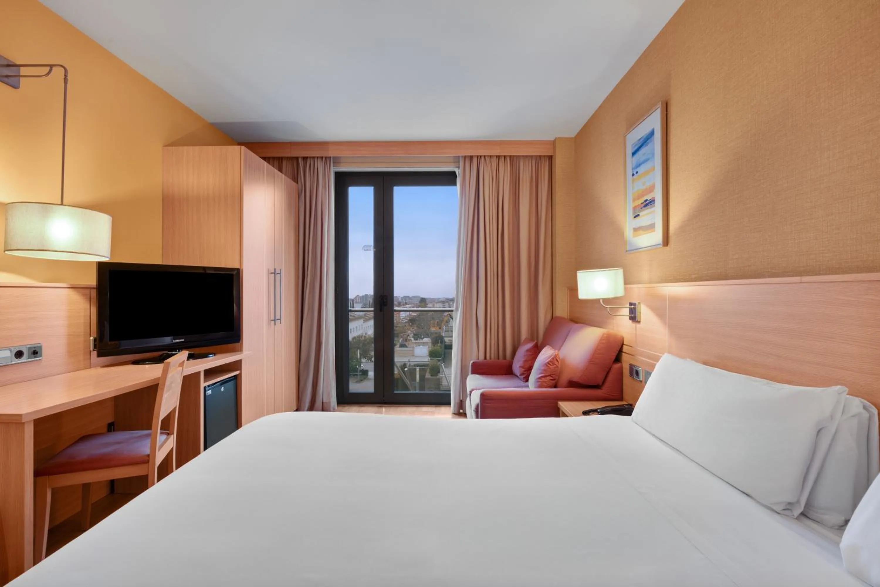 Bedroom, Bed in B&B HOTEL Tarragona Valls