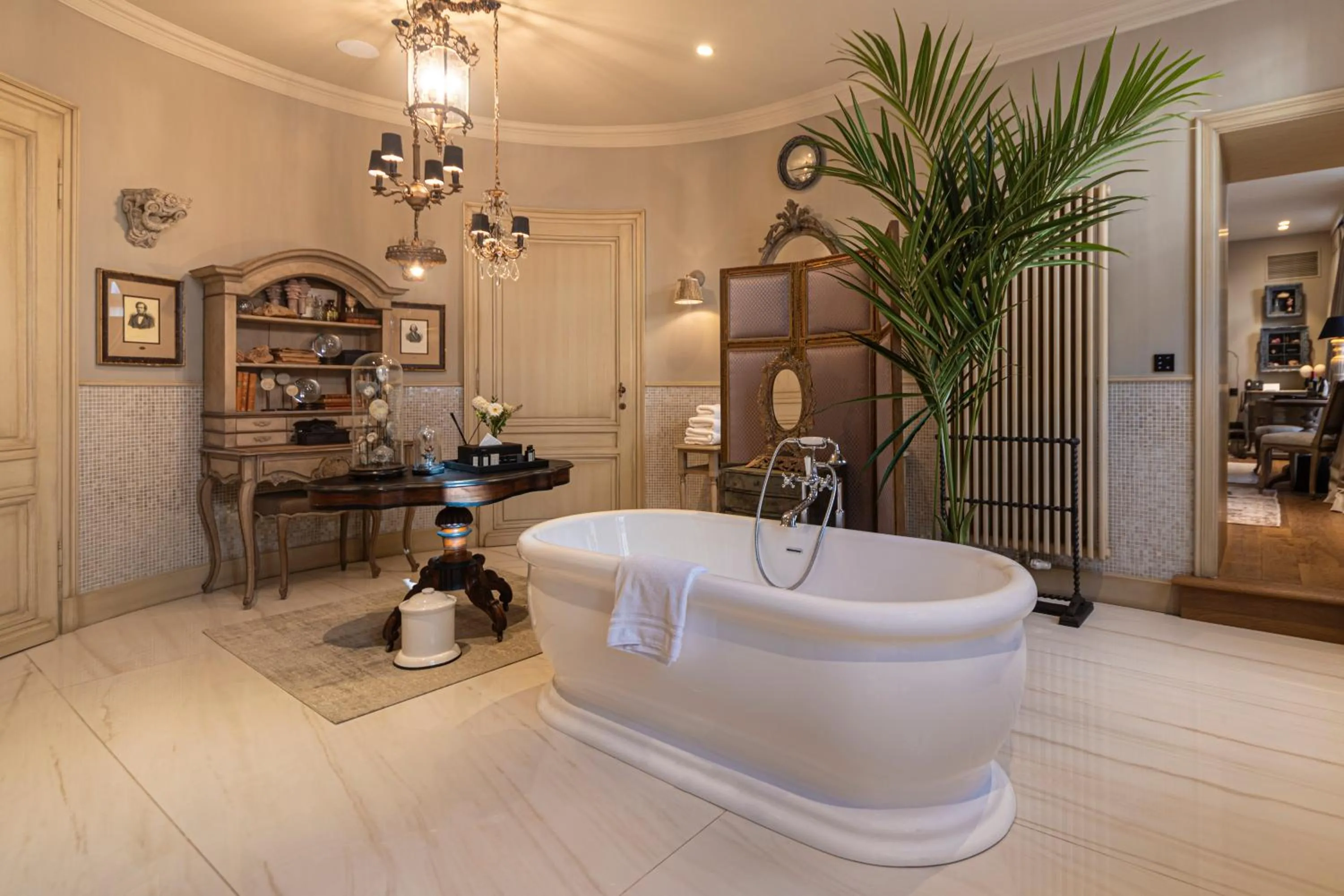 Bathroom in Cobergher Hotel