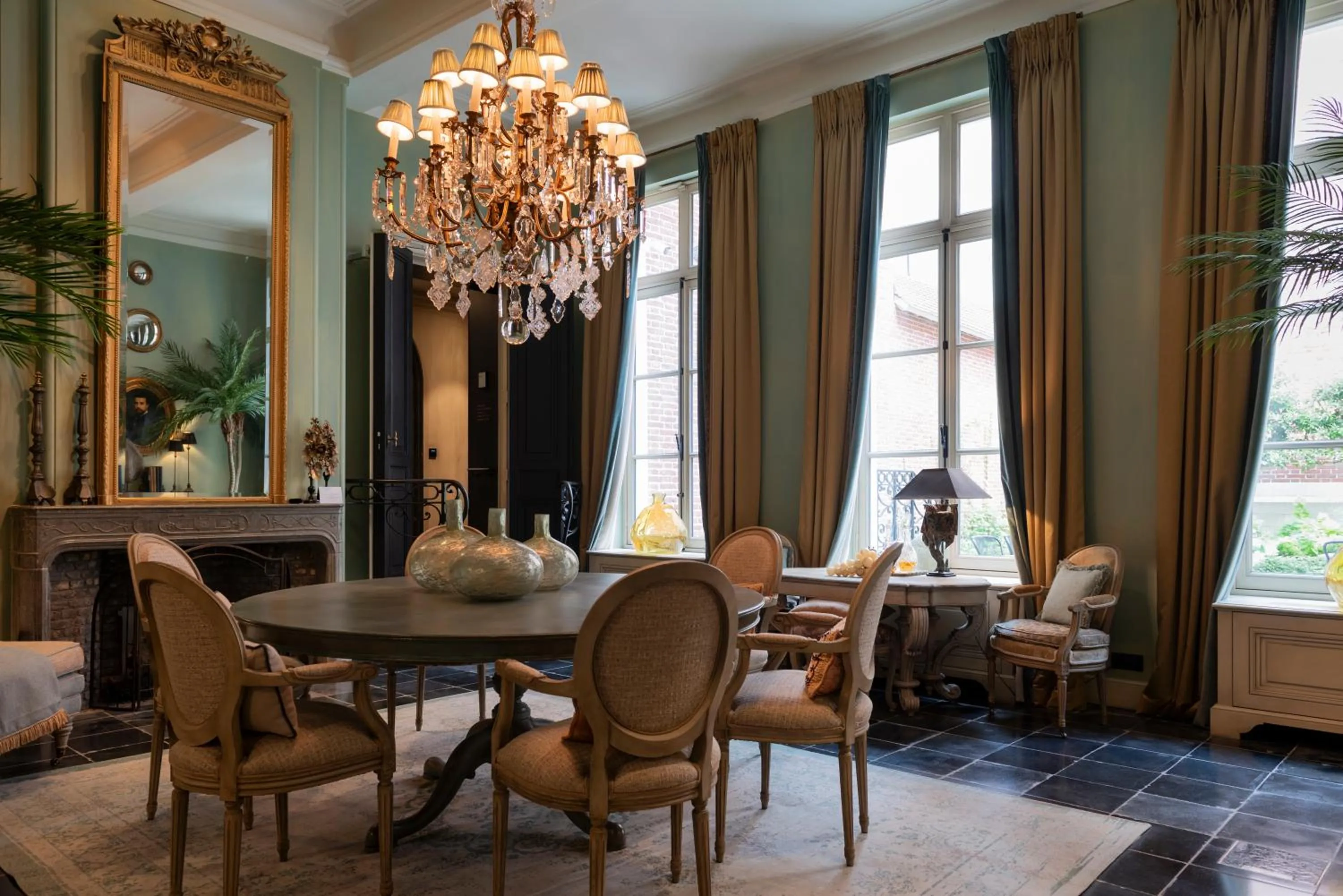 Restaurant/places to eat in Cobergher Hotel