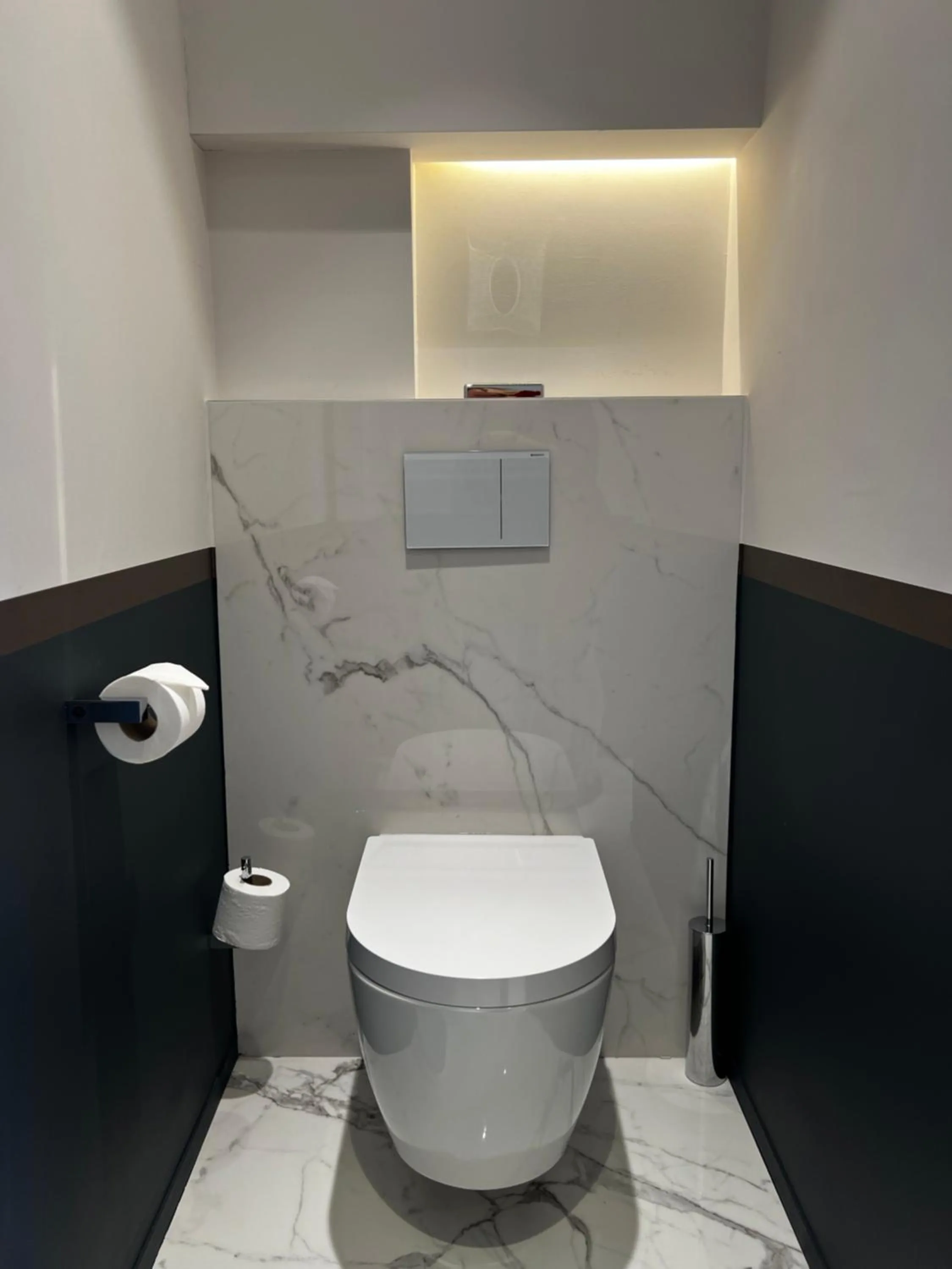 Toilet in Cobergher Hotel