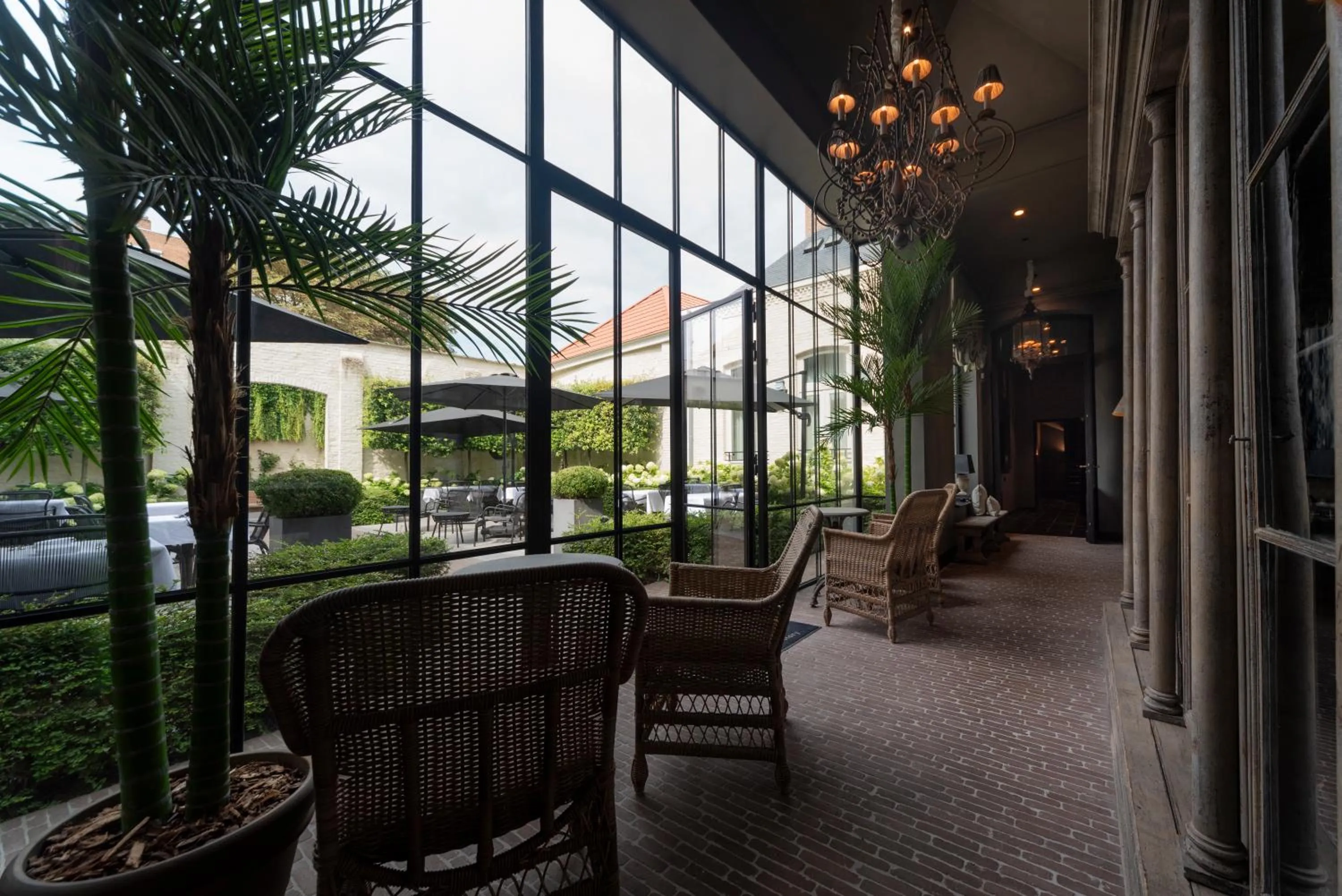 Restaurant/places to eat in Cobergher Hotel