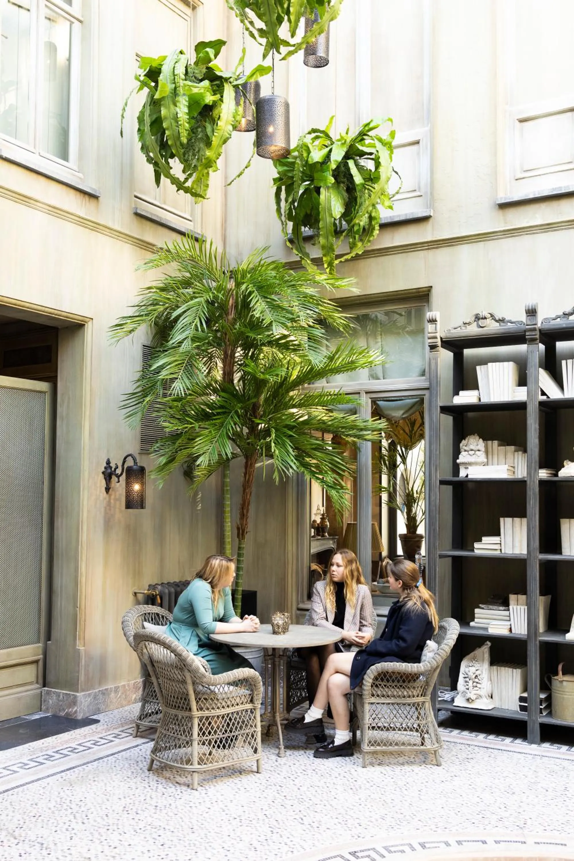 Restaurant/places to eat in Cobergher Hotel