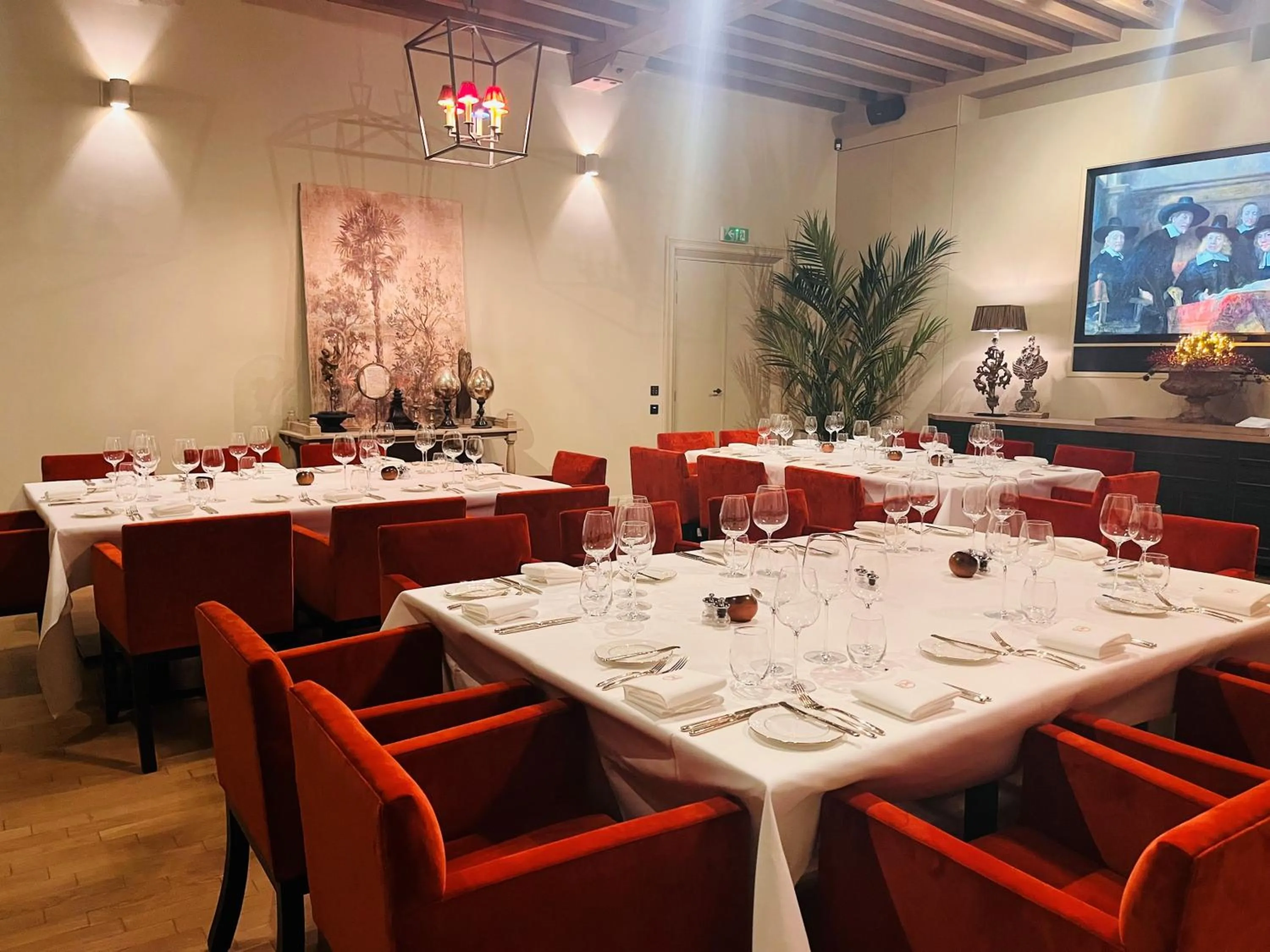 Restaurant/places to eat in Cobergher Hotel