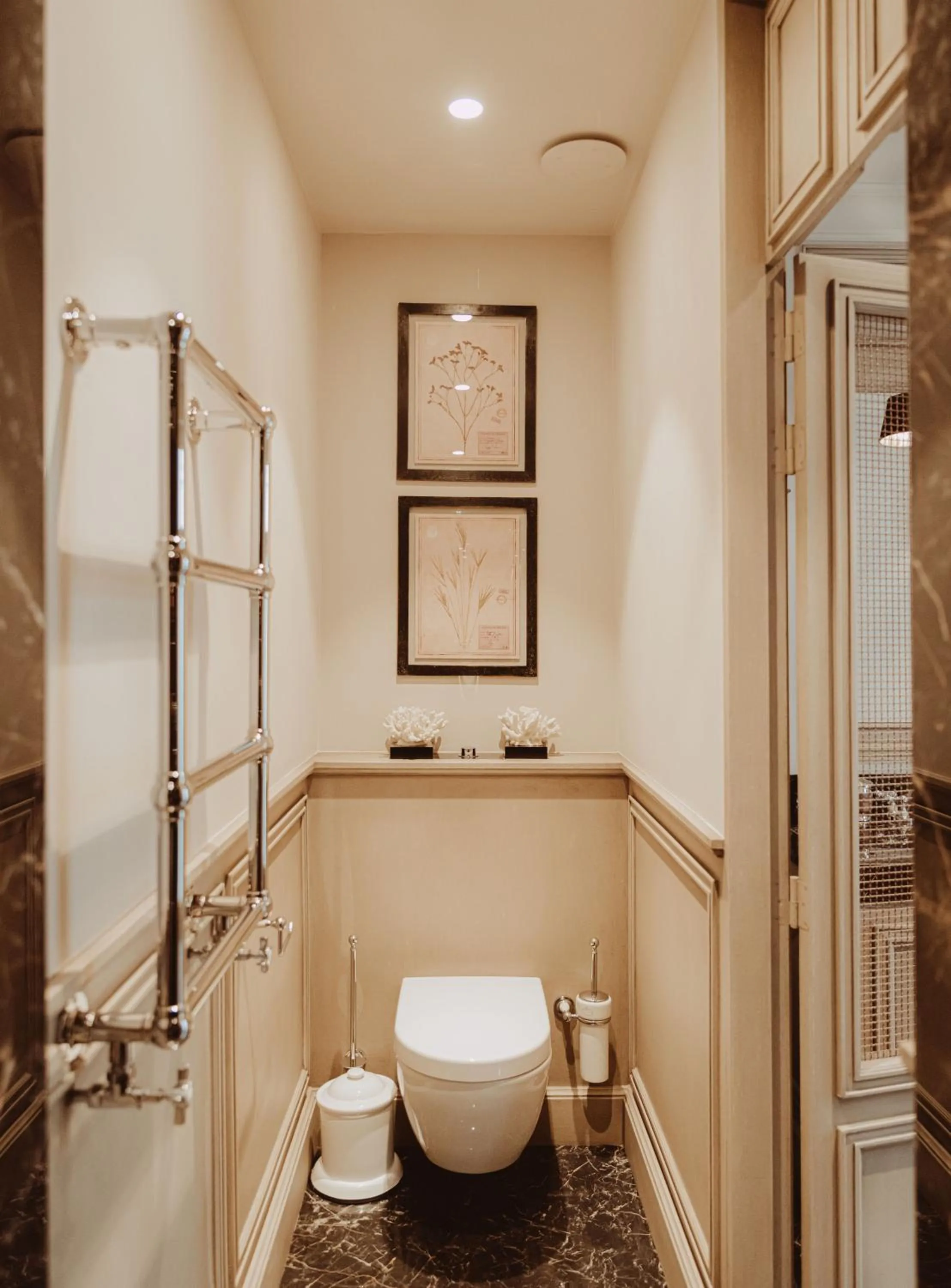 Toilet in Cobergher Hotel