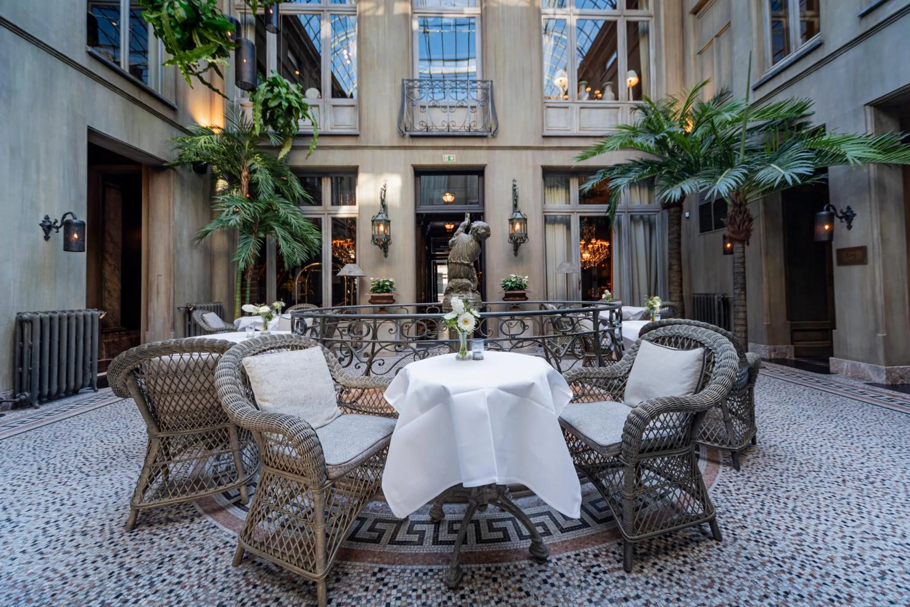 Restaurant/places to eat in Cobergher Hotel