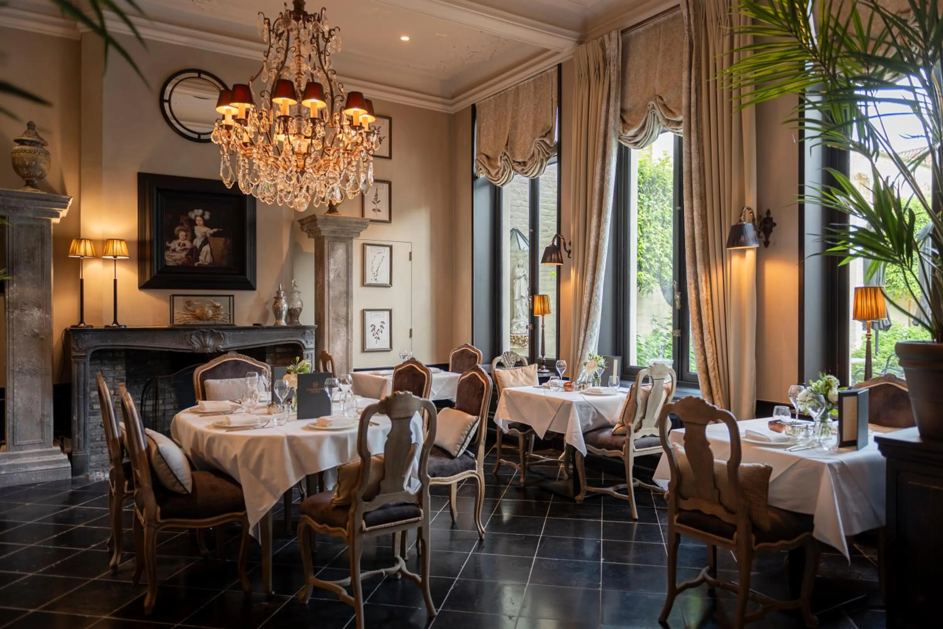 Restaurant/places to eat in Cobergher Hotel