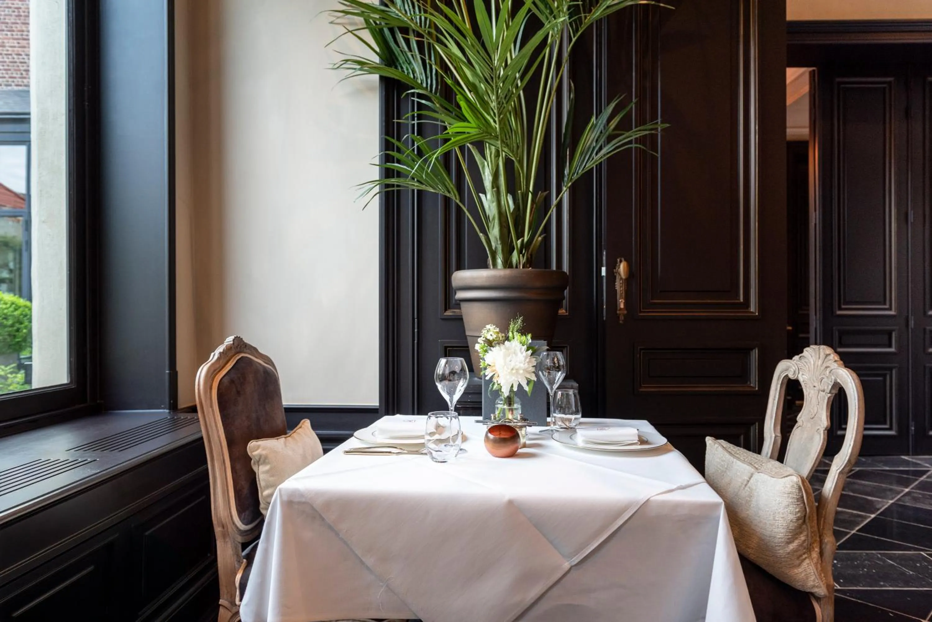 Restaurant/places to eat in Cobergher Hotel