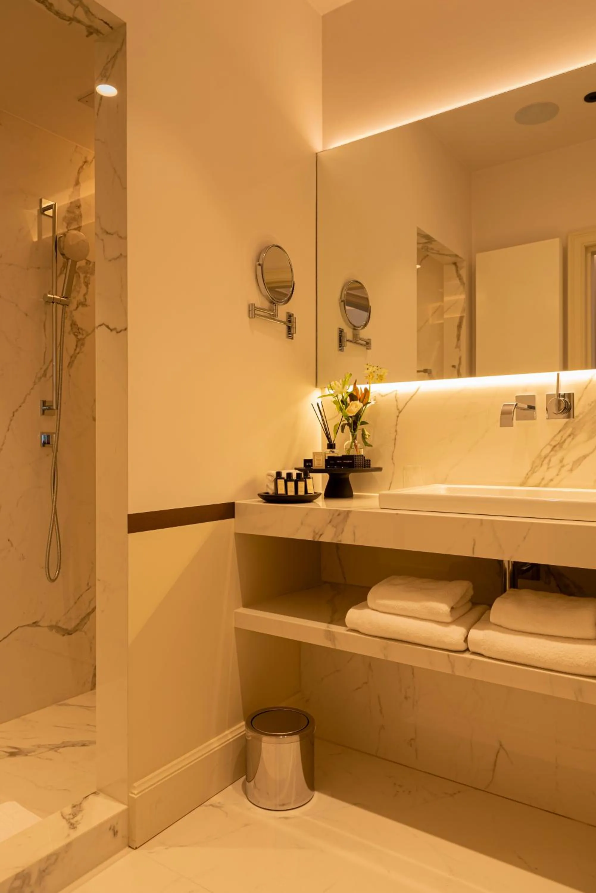 Bathroom in Cobergher Hotel