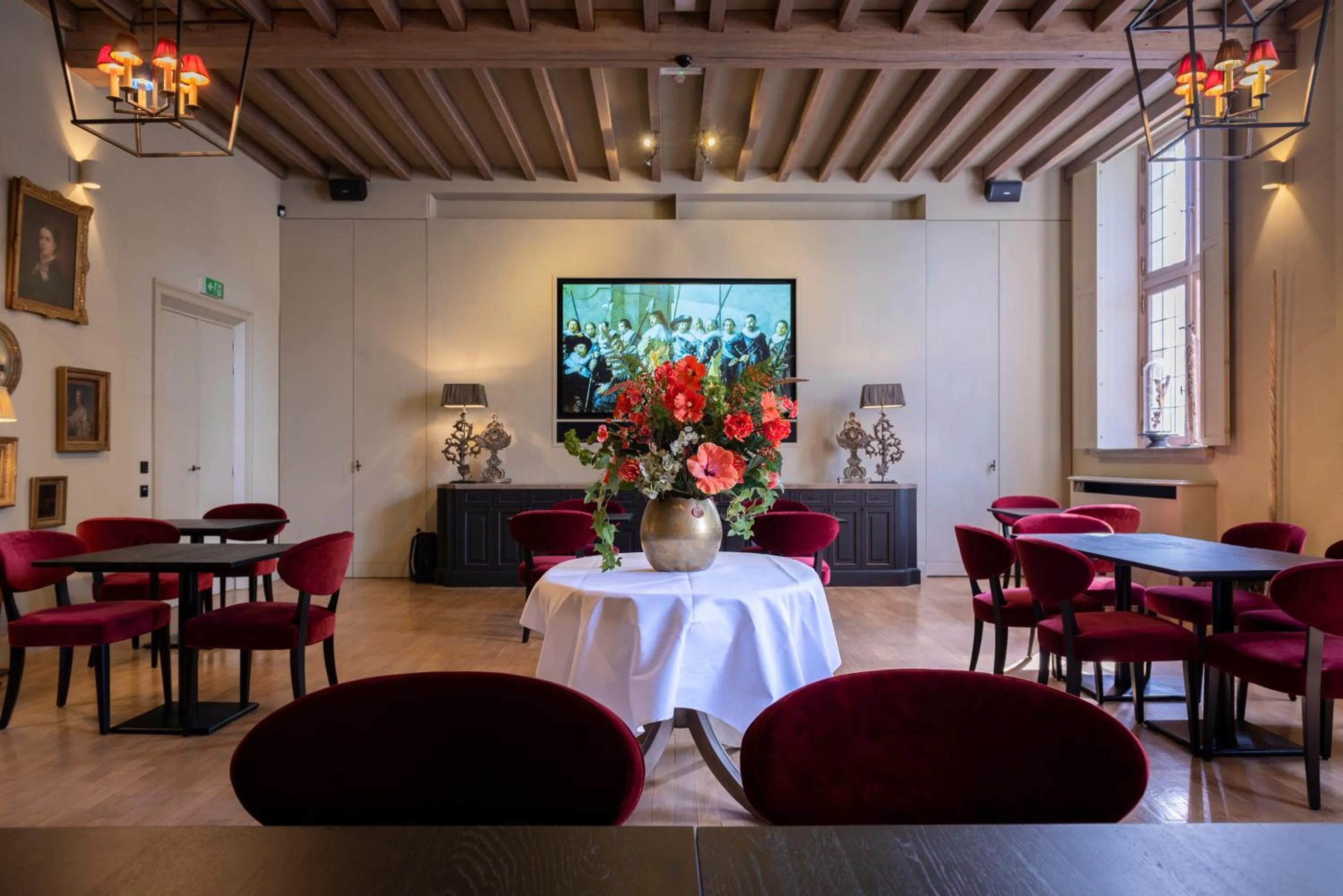 Restaurant/places to eat in Cobergher Hotel