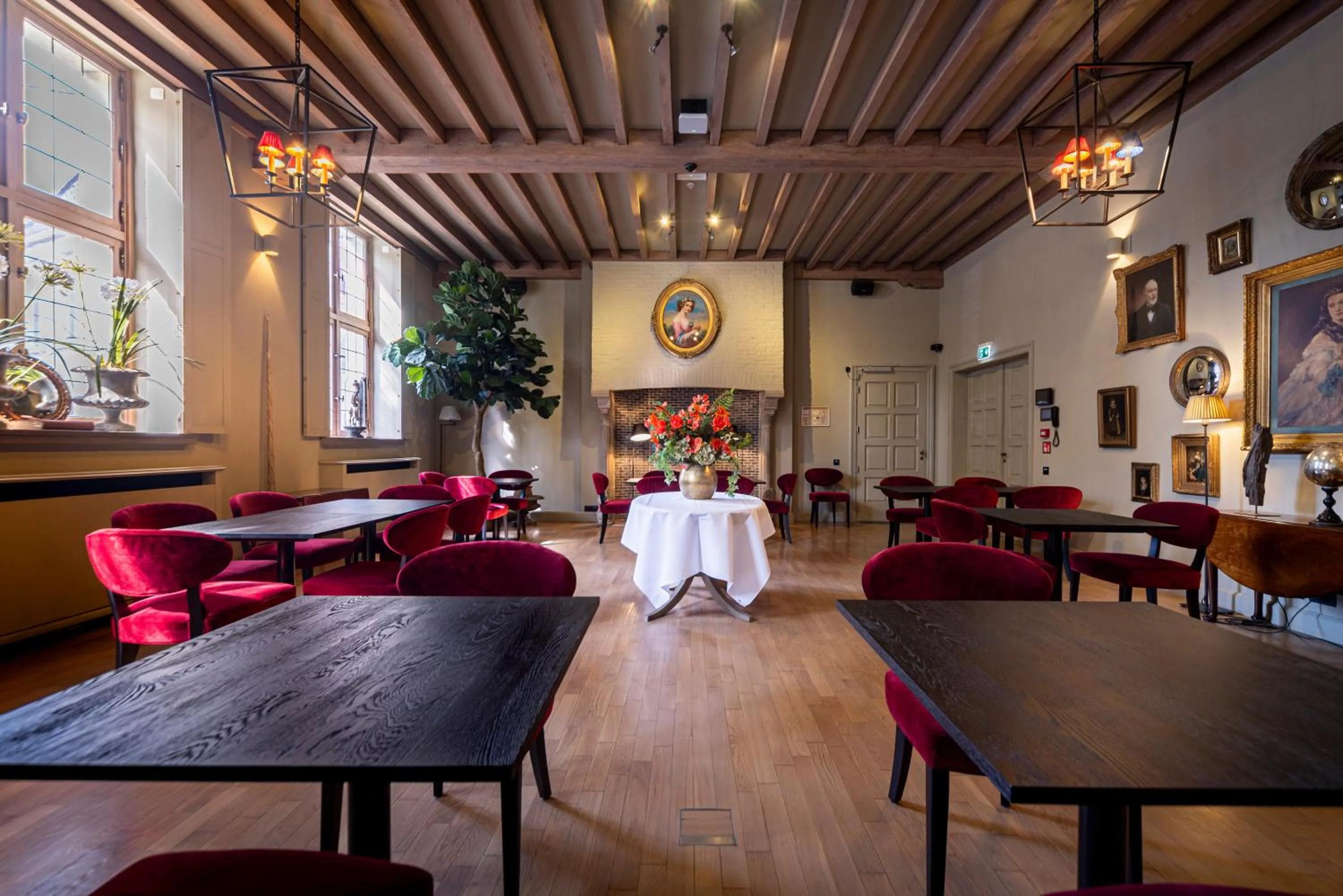 Restaurant/places to eat in Cobergher Hotel