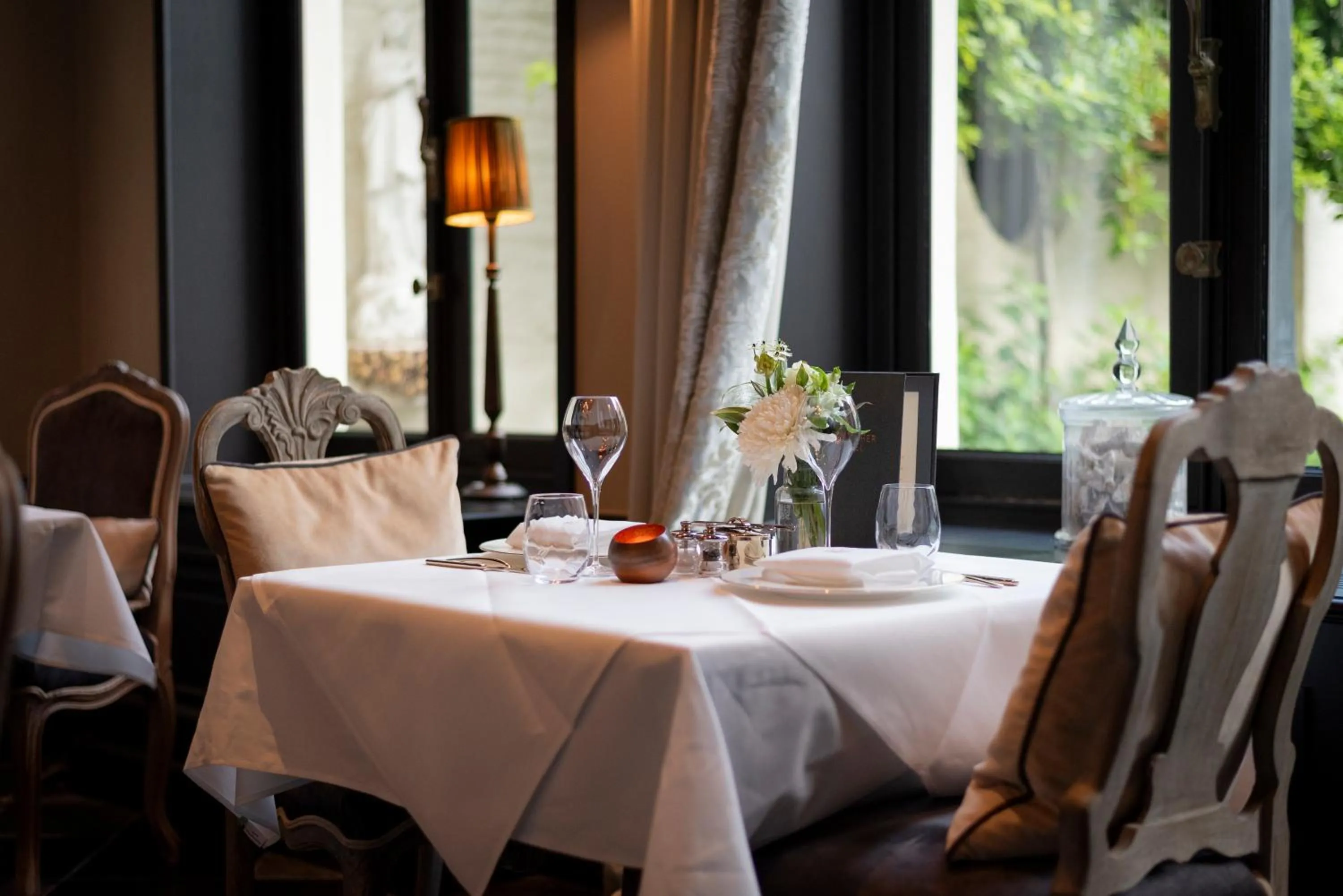 Restaurant/places to eat in Cobergher Hotel