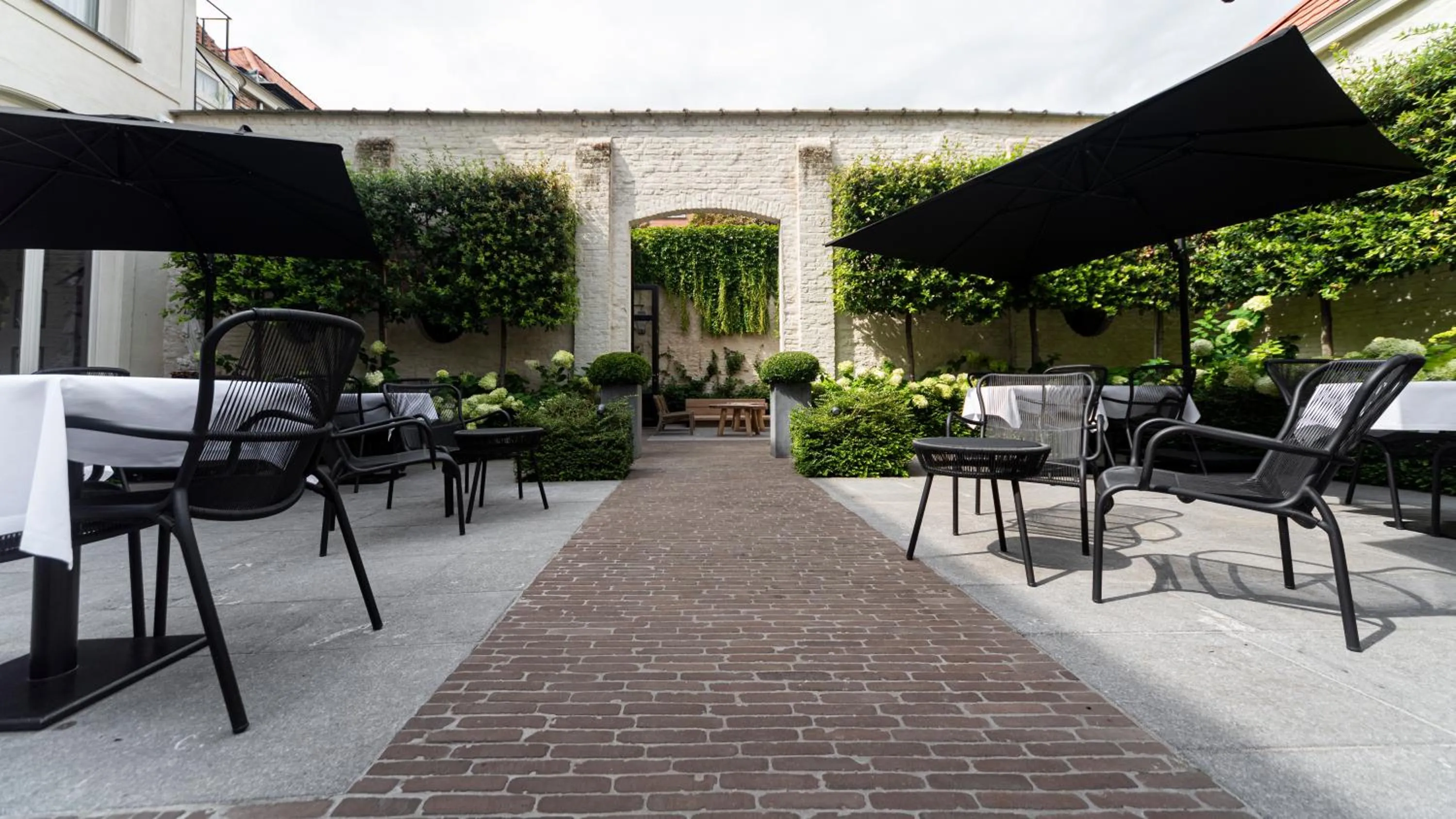 Restaurant/places to eat in Cobergher Hotel