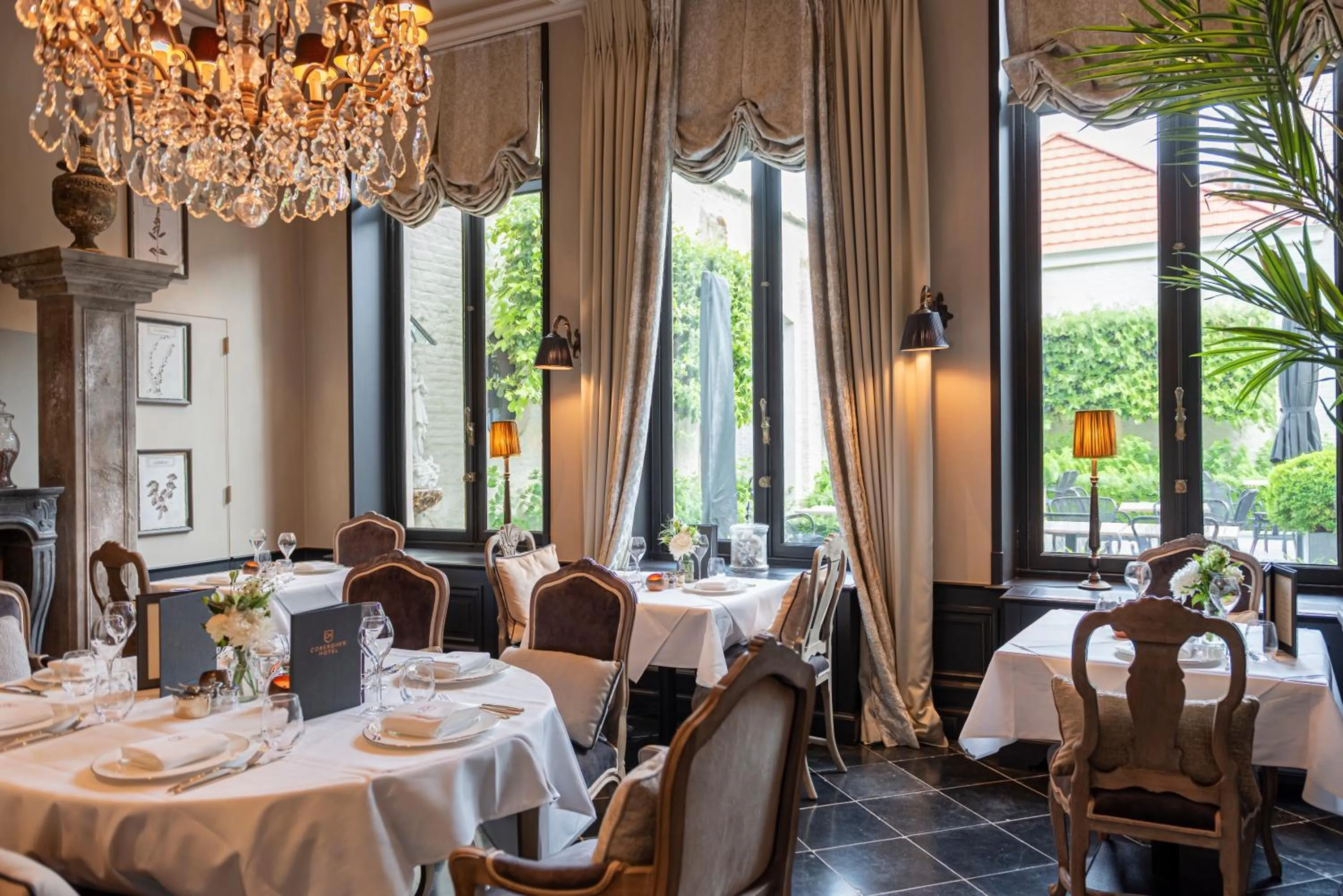 Restaurant/places to eat in Cobergher Hotel