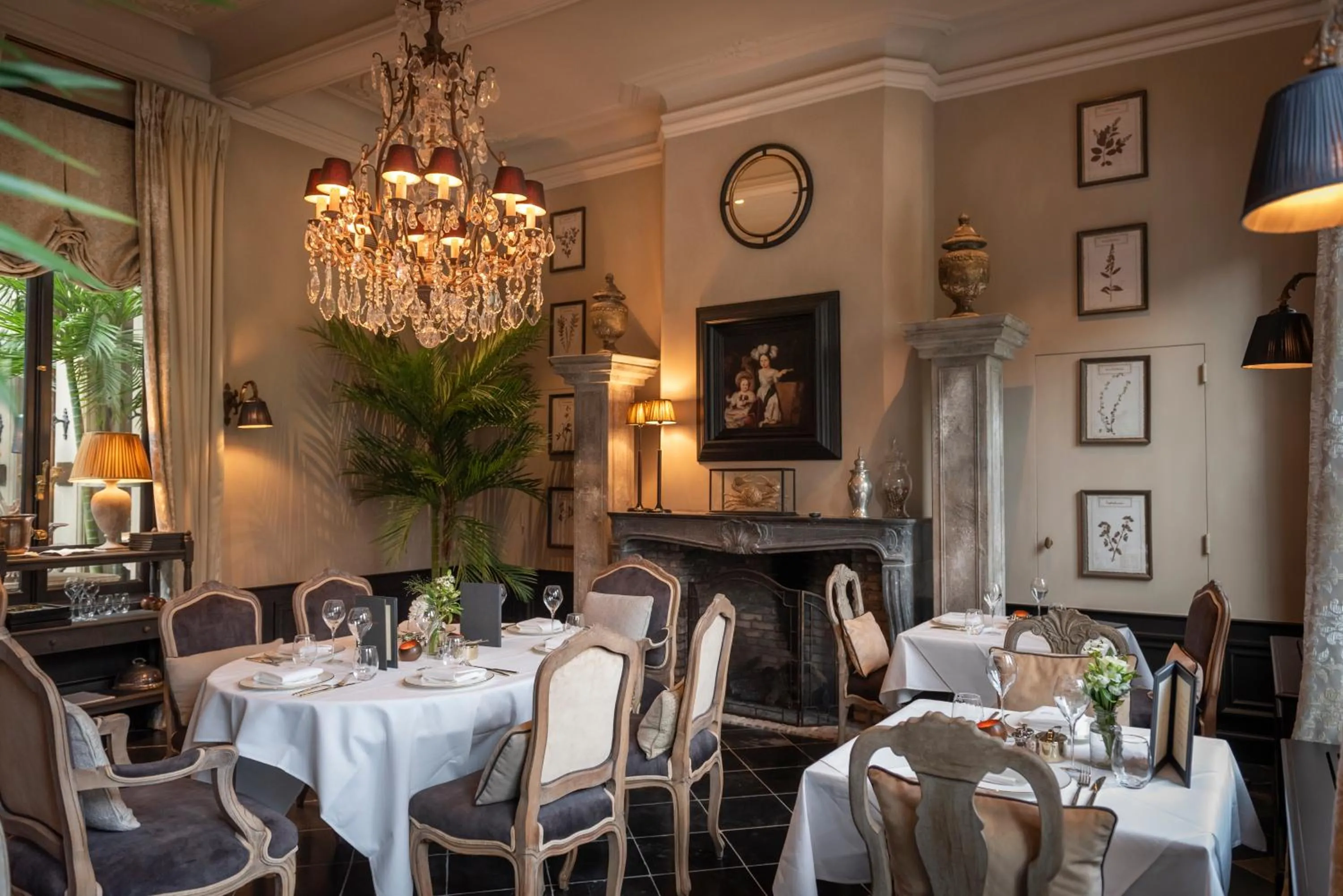 Restaurant/places to eat in Cobergher Hotel