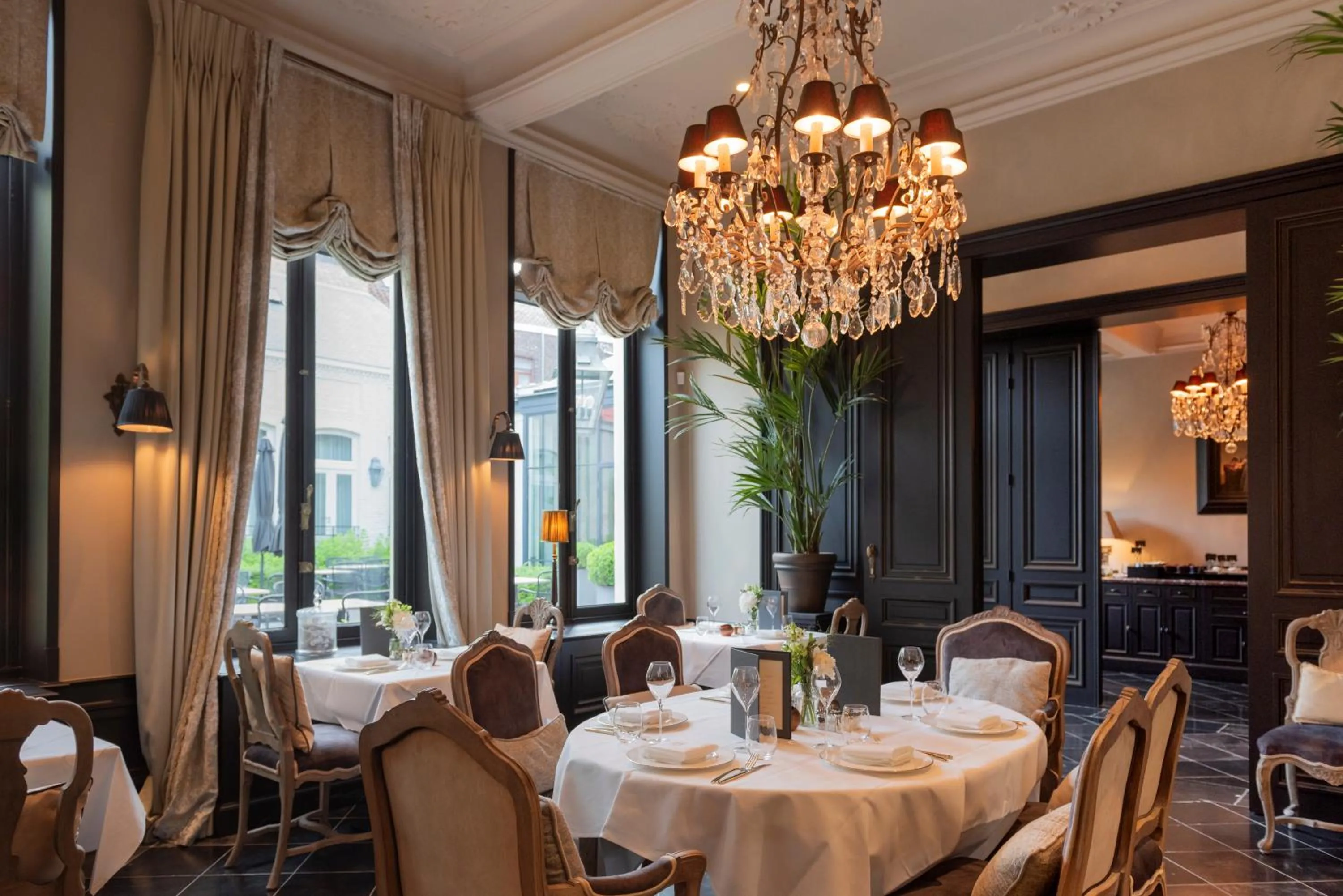 Restaurant/places to eat in Cobergher Hotel
