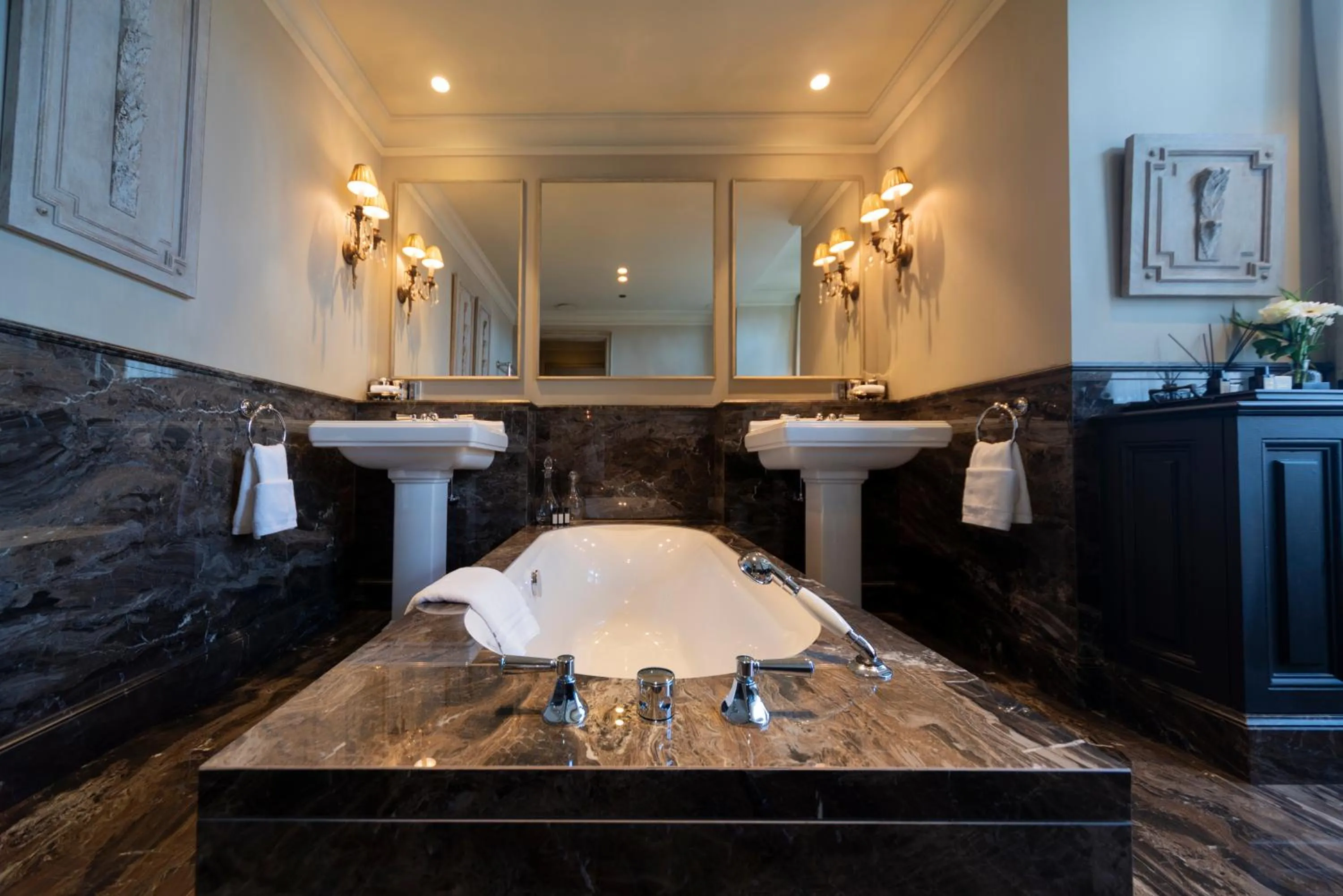 Bathroom in Cobergher Hotel