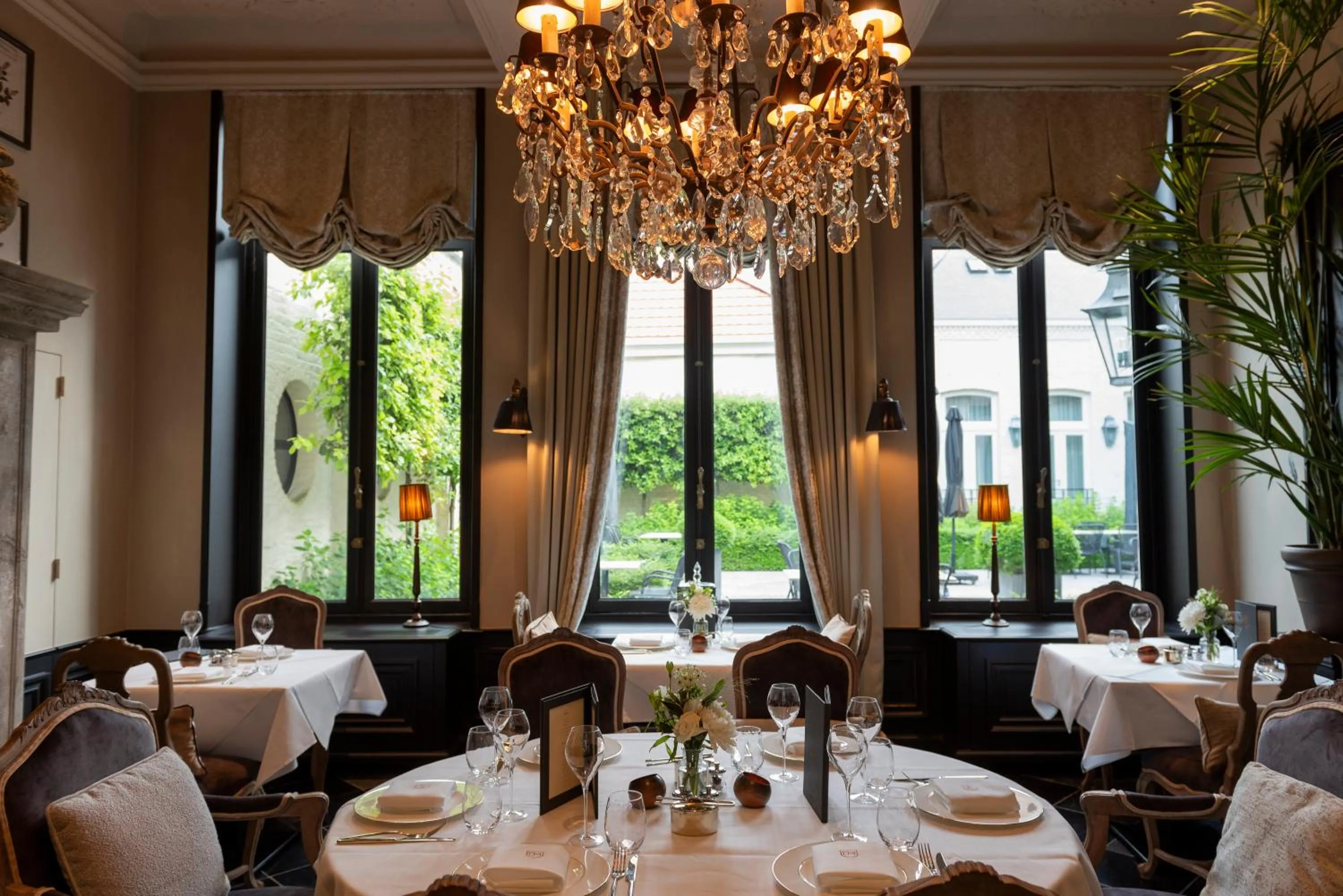 Restaurant/places to eat in Cobergher Hotel