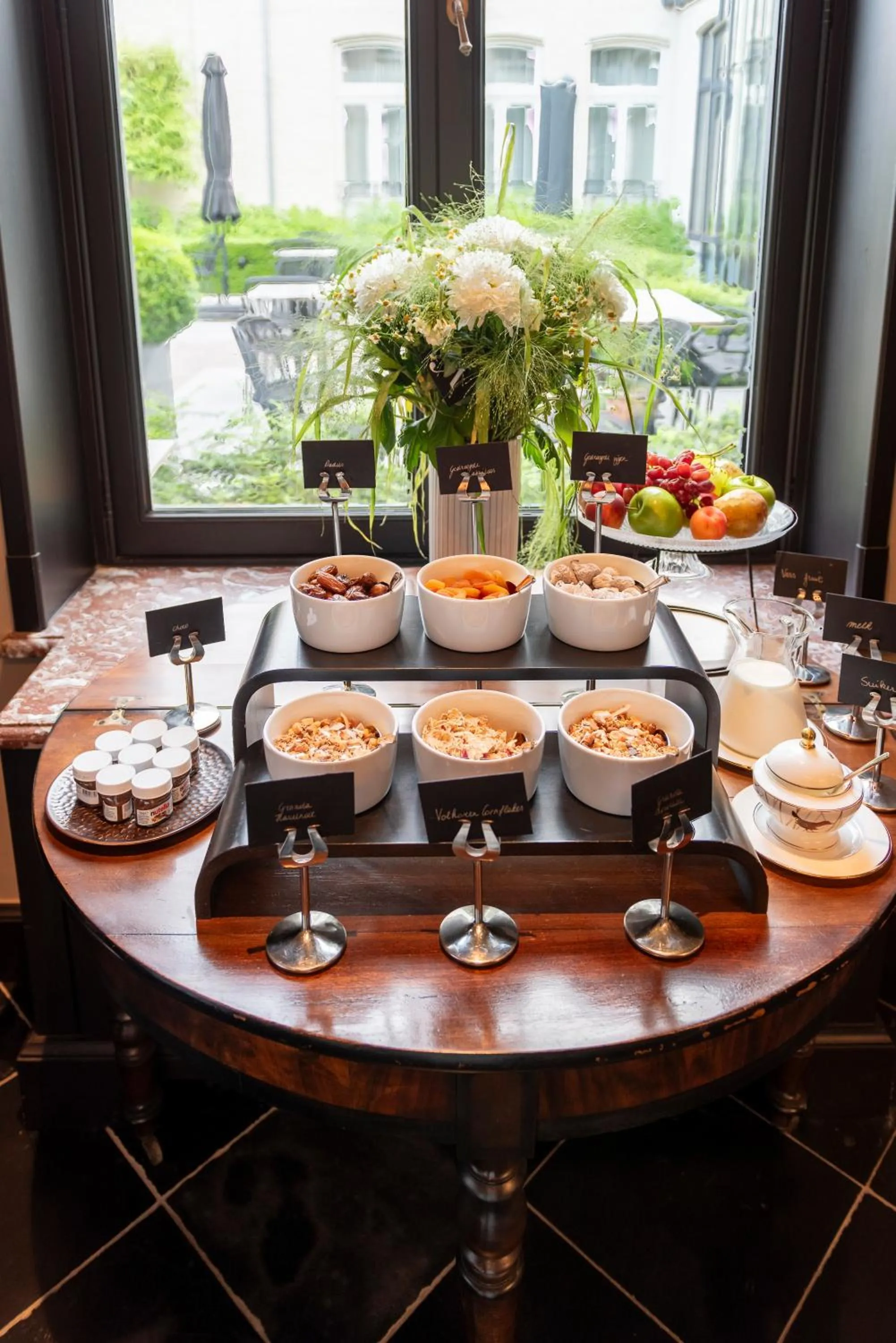 Restaurant/places to eat in Cobergher Hotel