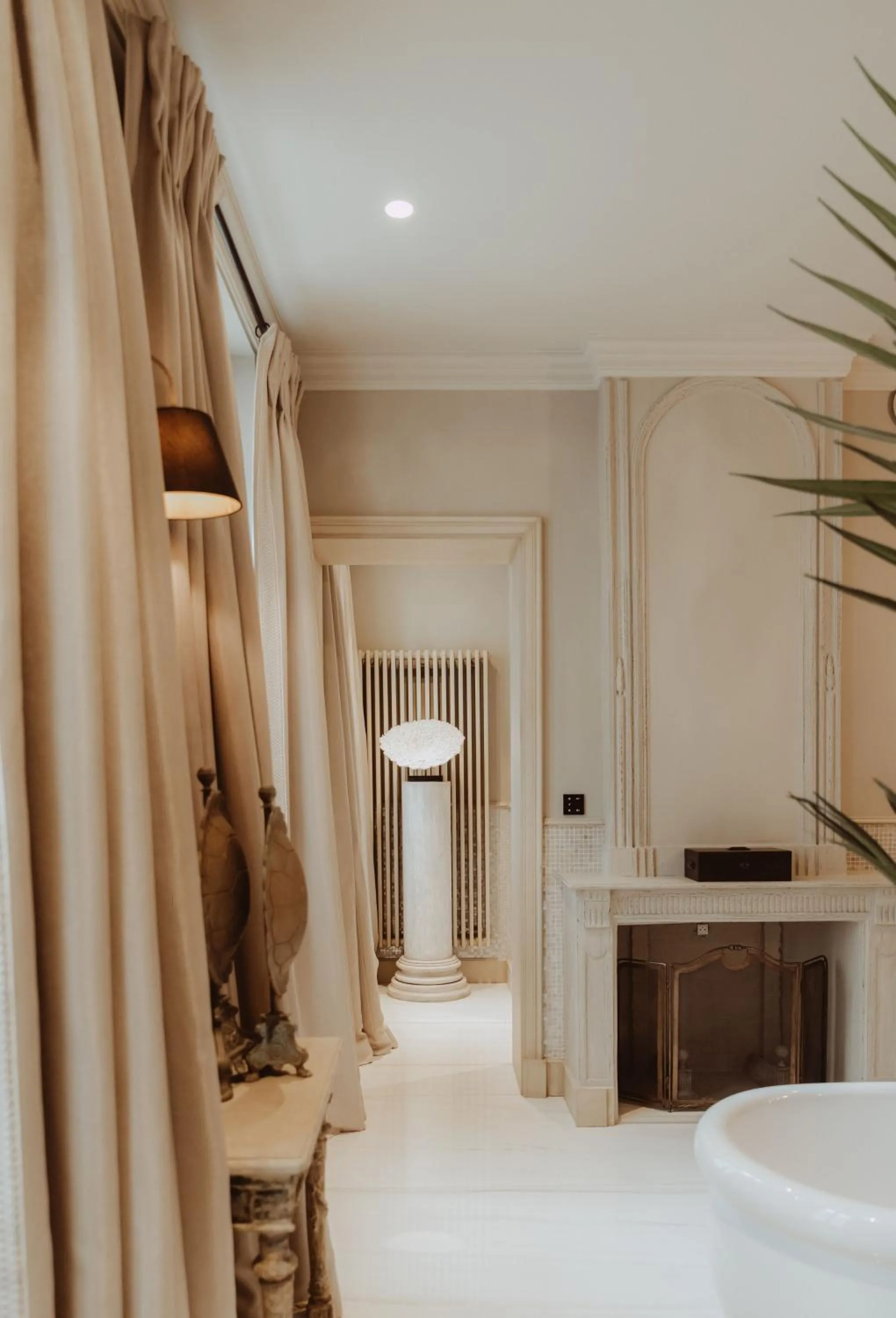 Bathroom, Bed in Cobergher Hotel