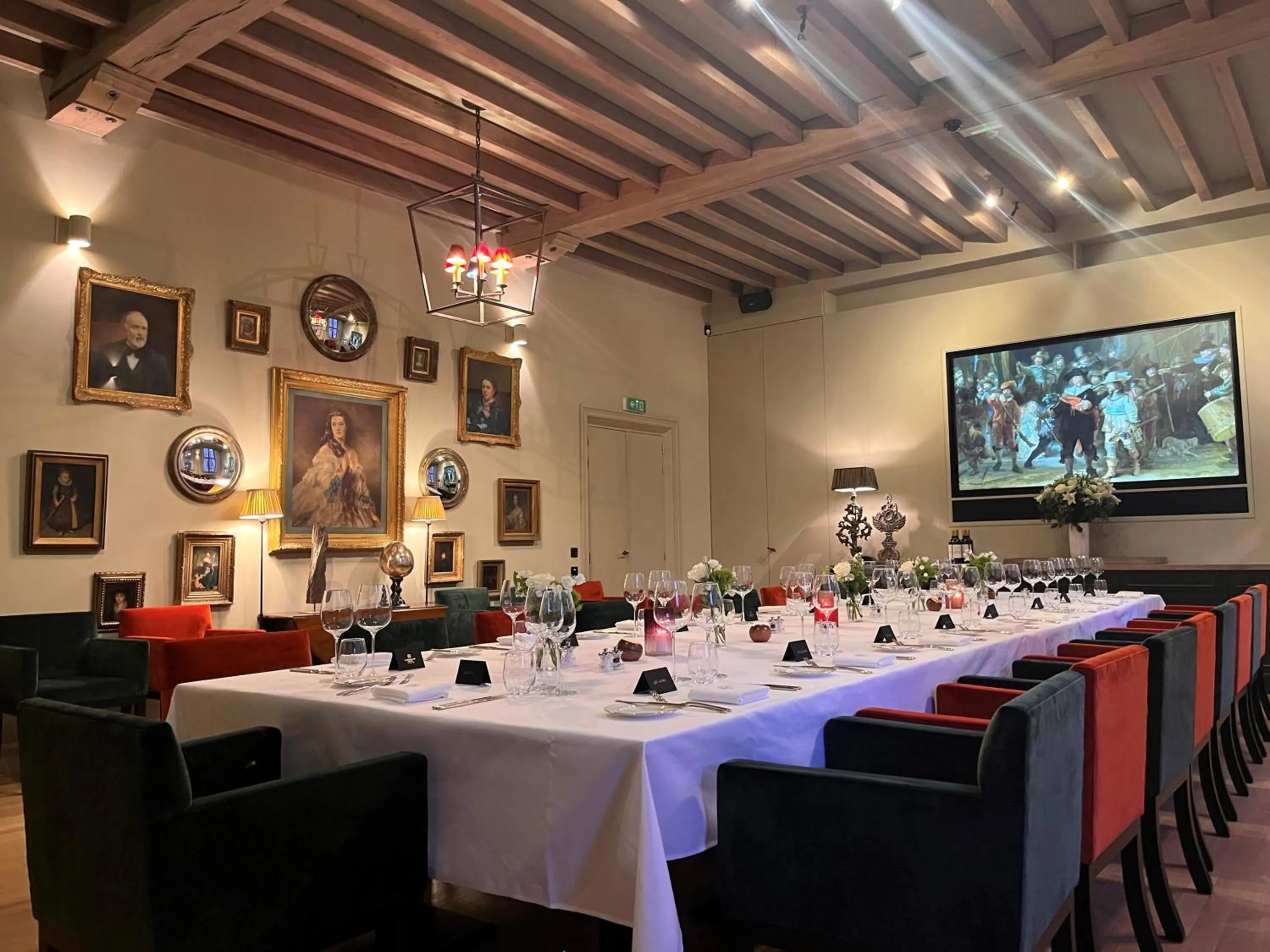 Restaurant/places to eat in Cobergher Hotel