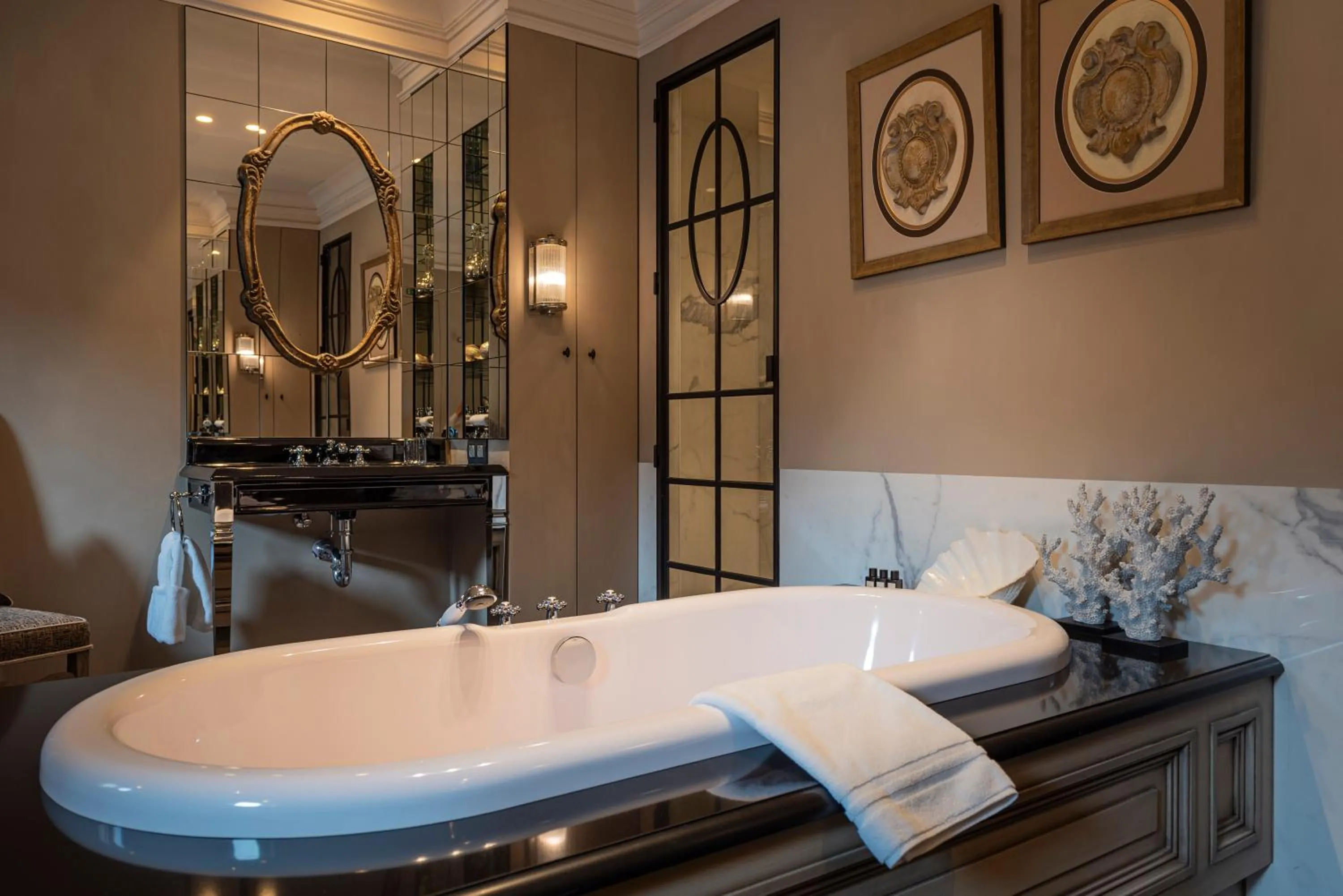 Bathroom in Cobergher Hotel