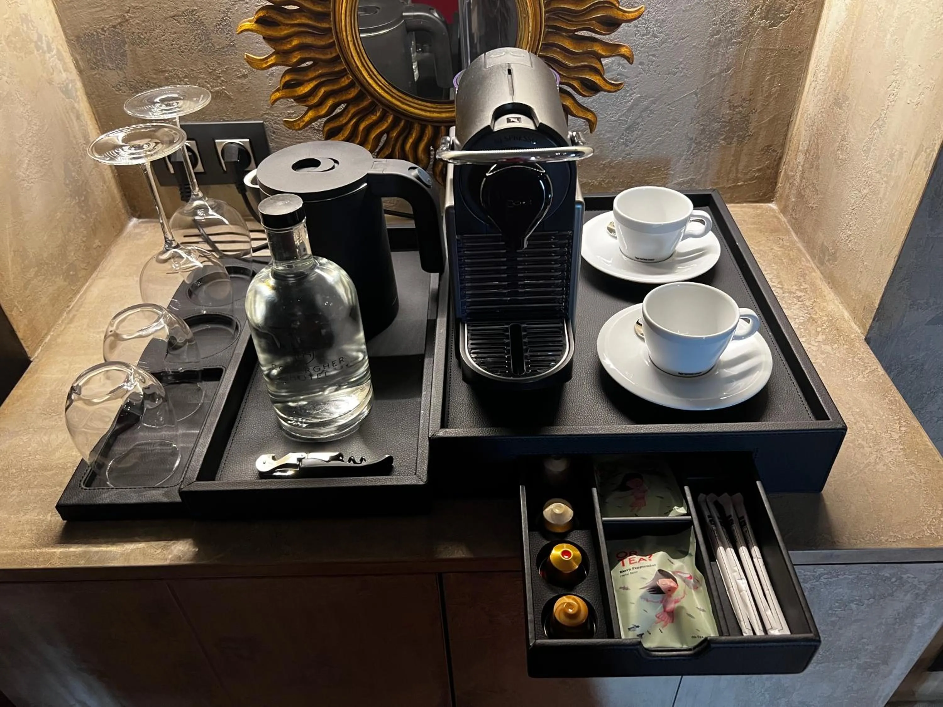 Coffee/tea facilities in Cobergher Hotel