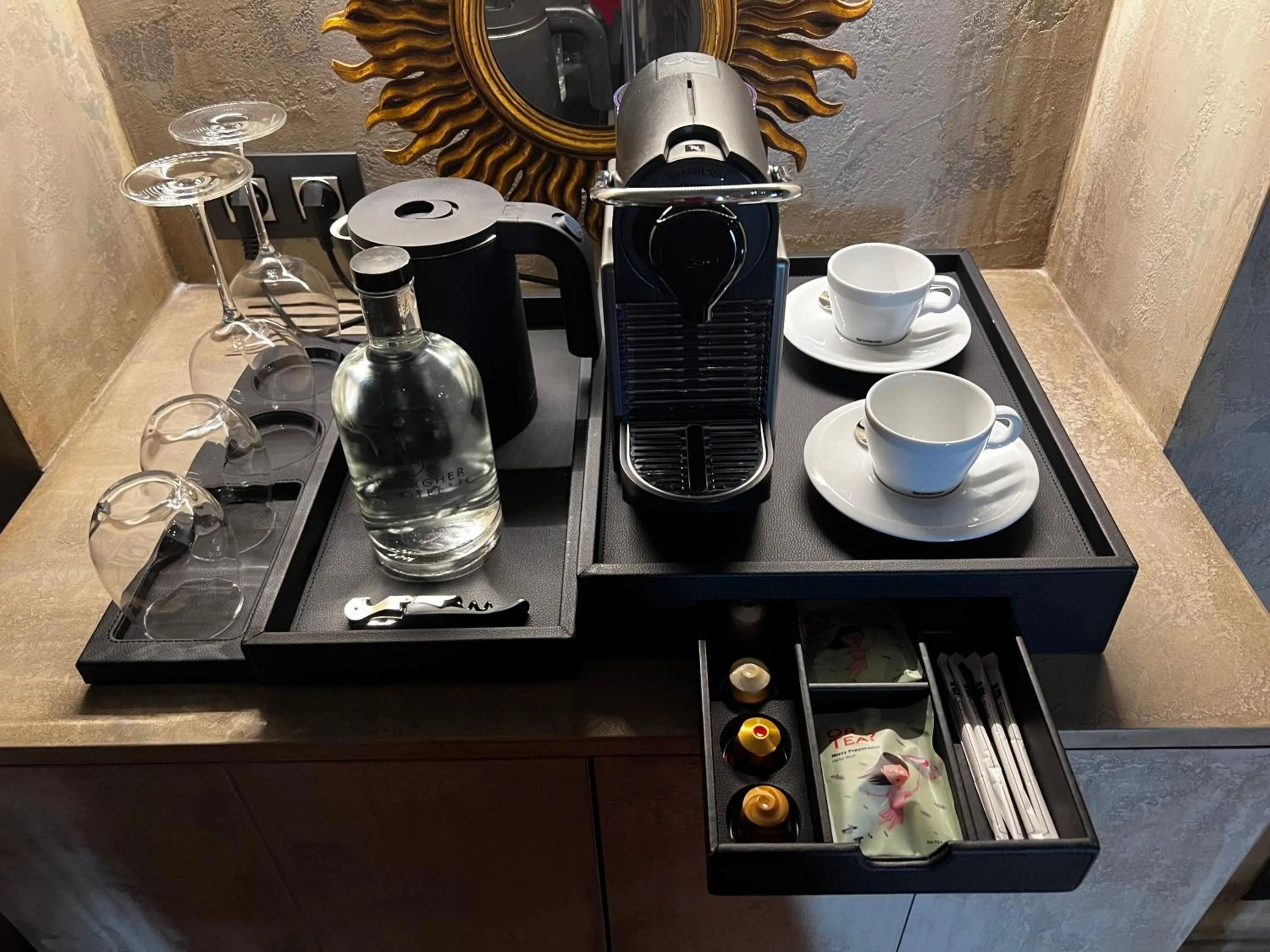 Coffee/tea facilities in Cobergher Hotel