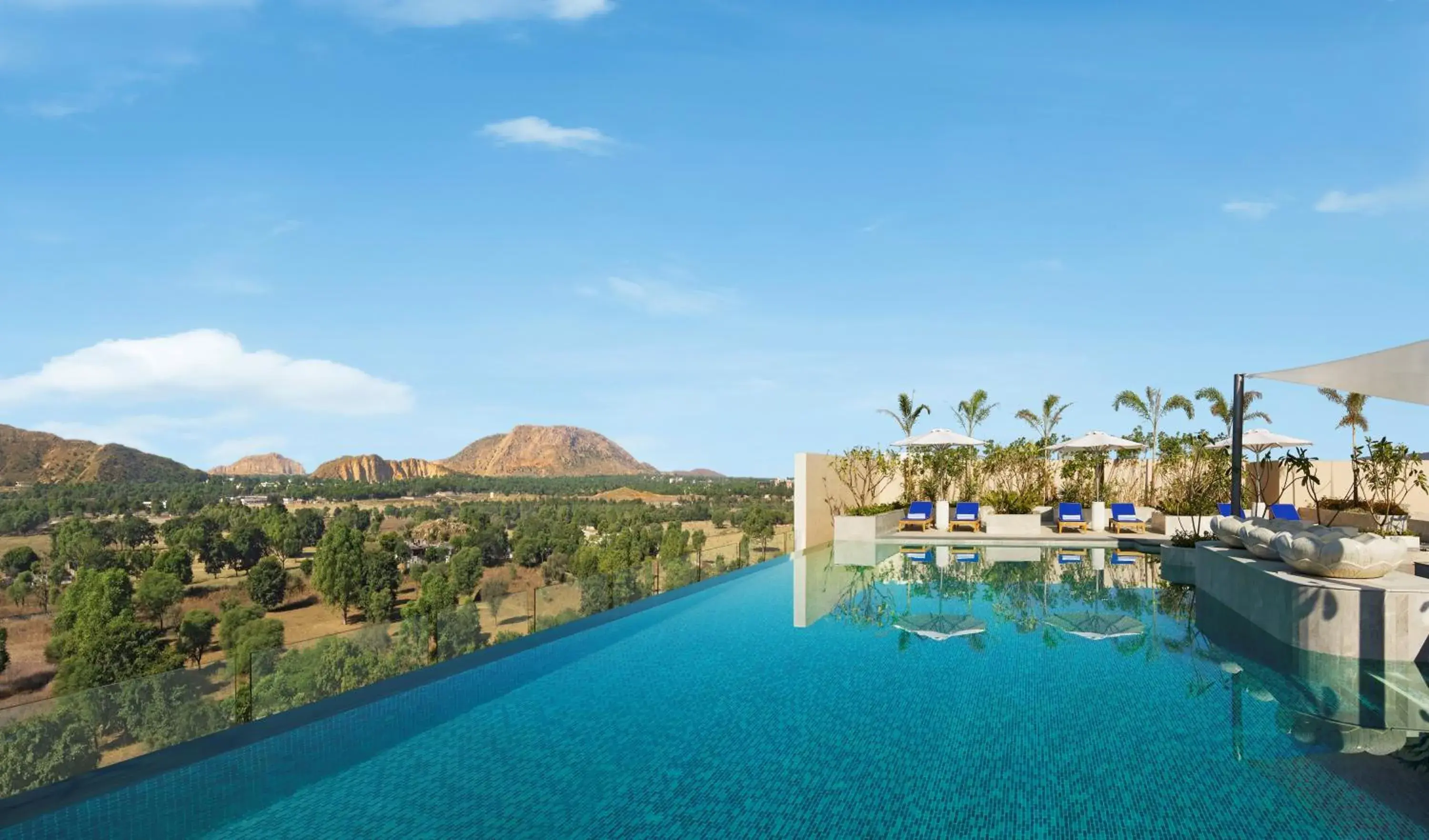 Swimming pool in Taj Amer, Jaipur Swimming pool in Taj Amer, Jaipur
