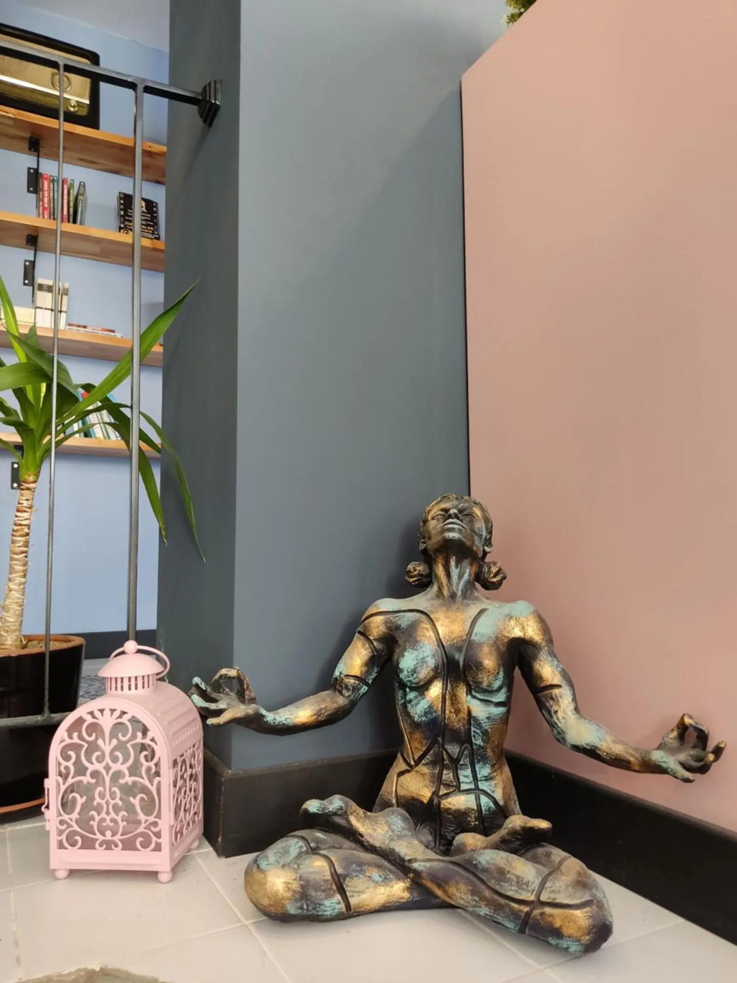 Decorative detail in ELUXİO SUİTE HOTEL